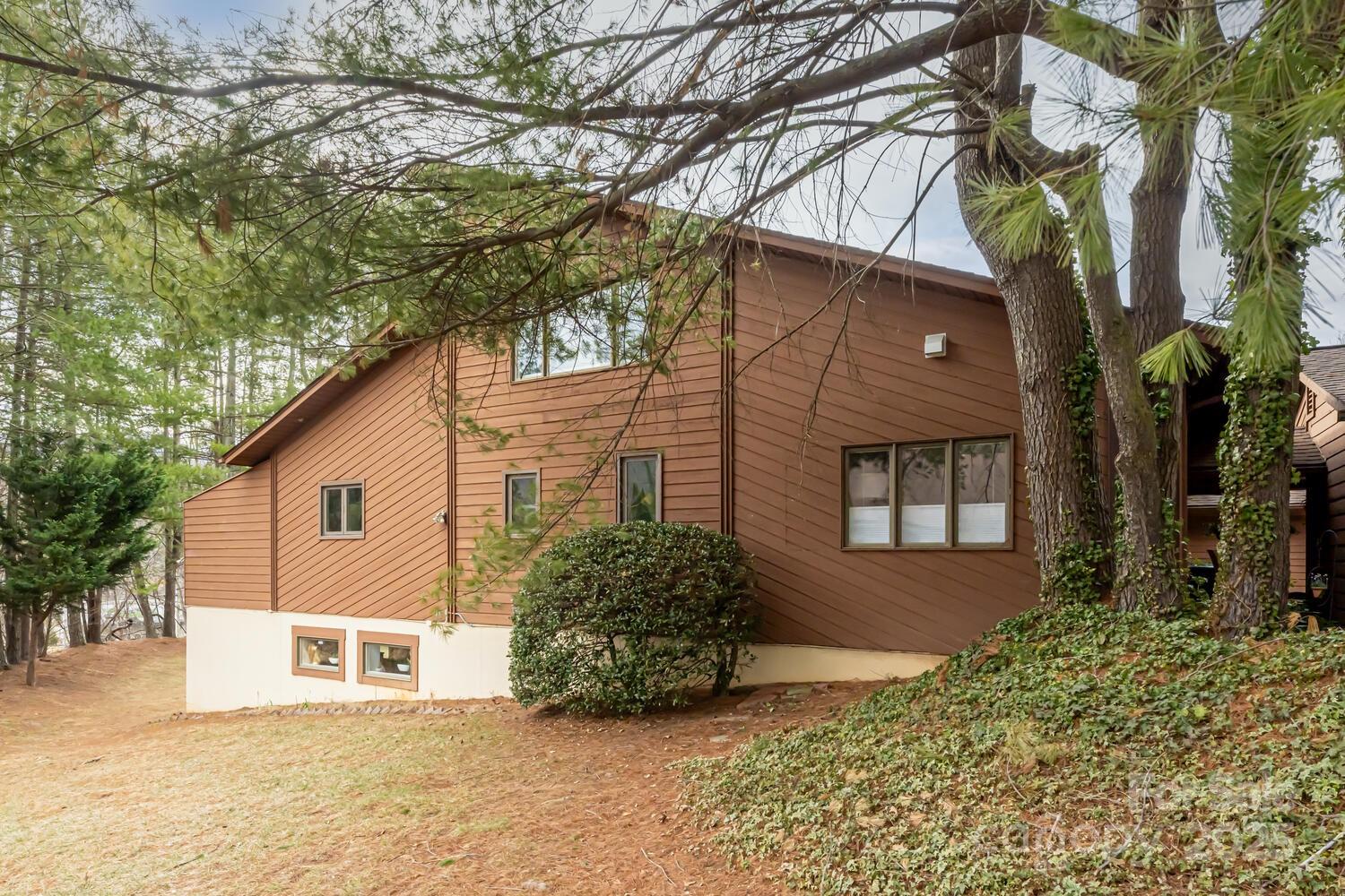 Woodfield Condos, Asheville Community