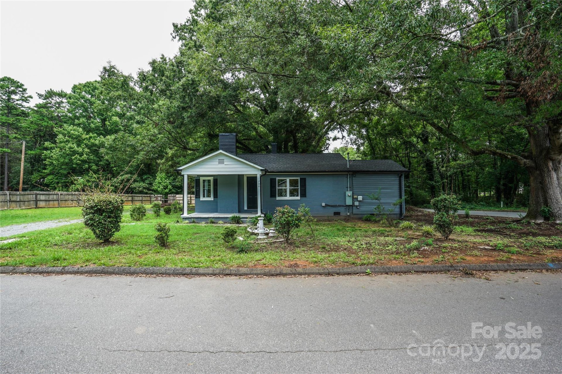 Property image 1 at 700 Oak Street, Charlotte, NC 28214