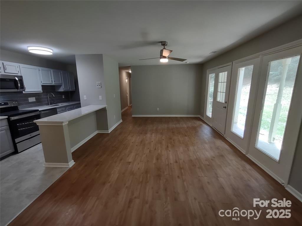Property image 3 at 6106 Meadow Rose Lane, Charlotte, NC 28215