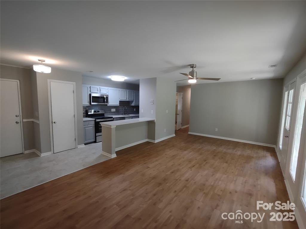 Property image 4 at 6106 Meadow Rose Lane, Charlotte, NC 28215