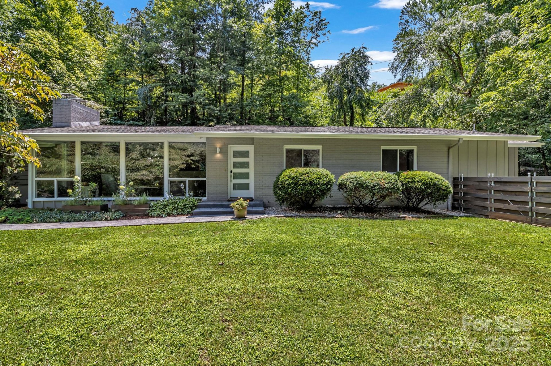 10 Brookwood Road
