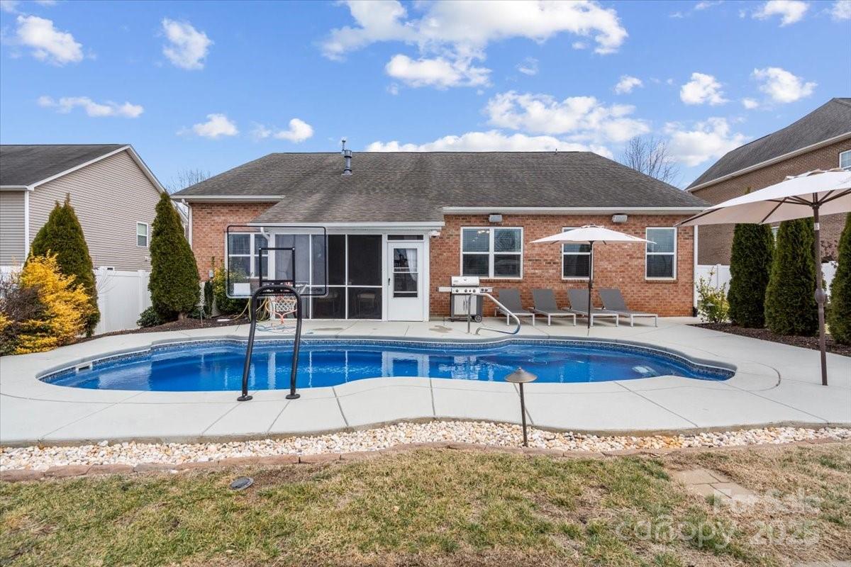 Property image 5 at 130 W Warfield Drive, Mooresville, NC 28115