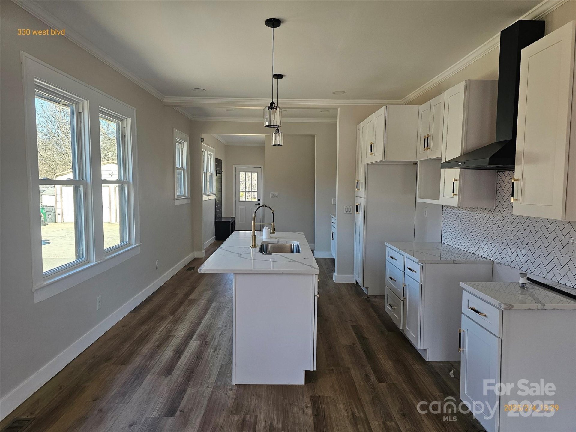 Property image 2 at 330 West Boulevard, Charlotte, NC 28203
