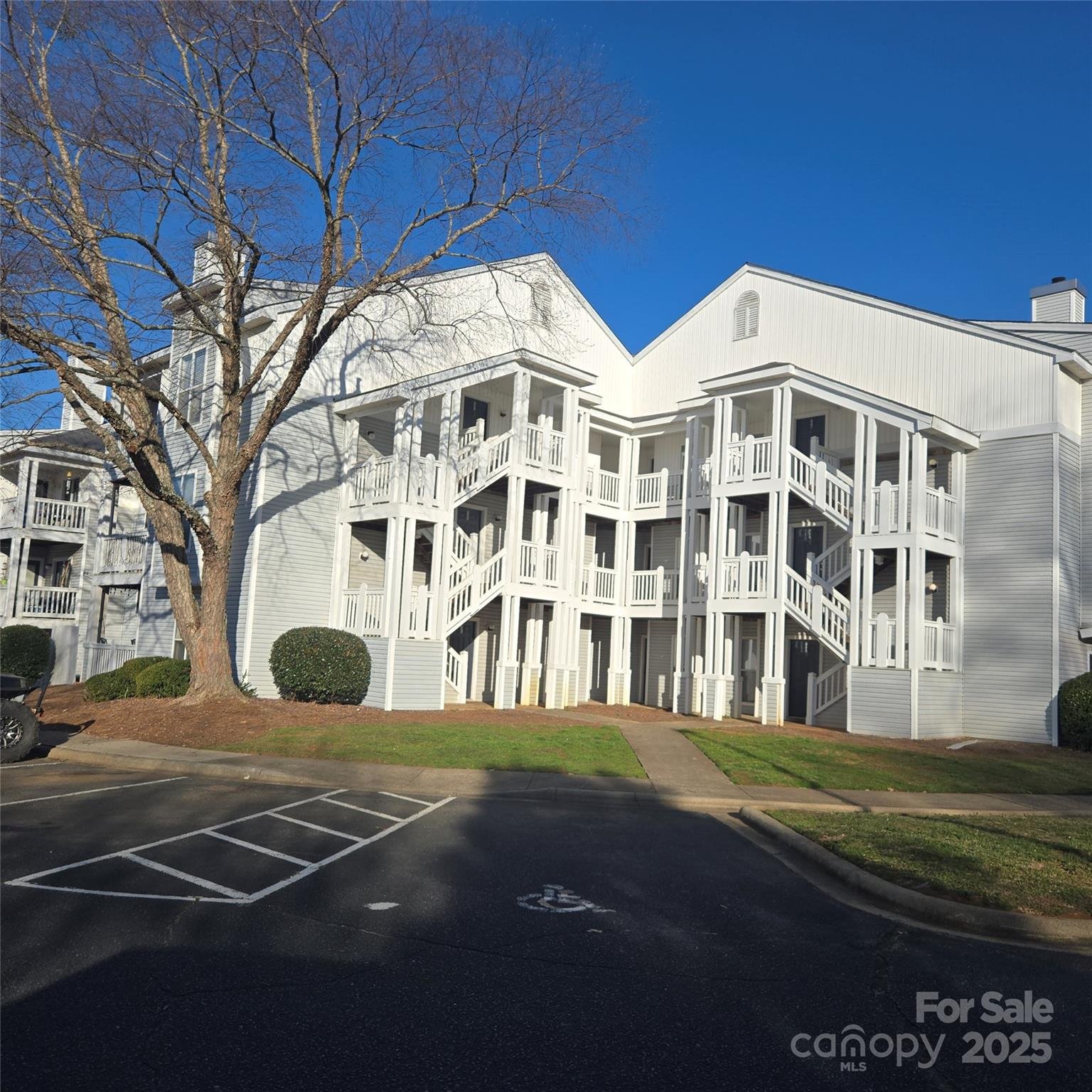 15 Hamiltons Bay Court