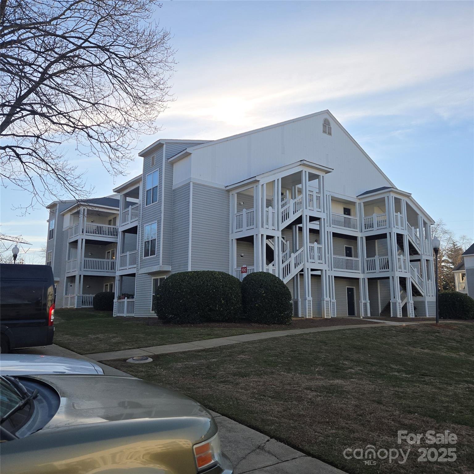 14 Hamiltons Bay Court