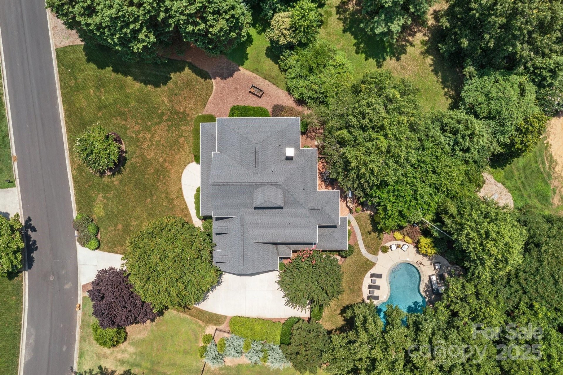 Property image 2 at 110 Lynbrook Drive, Davidson, NC 28036