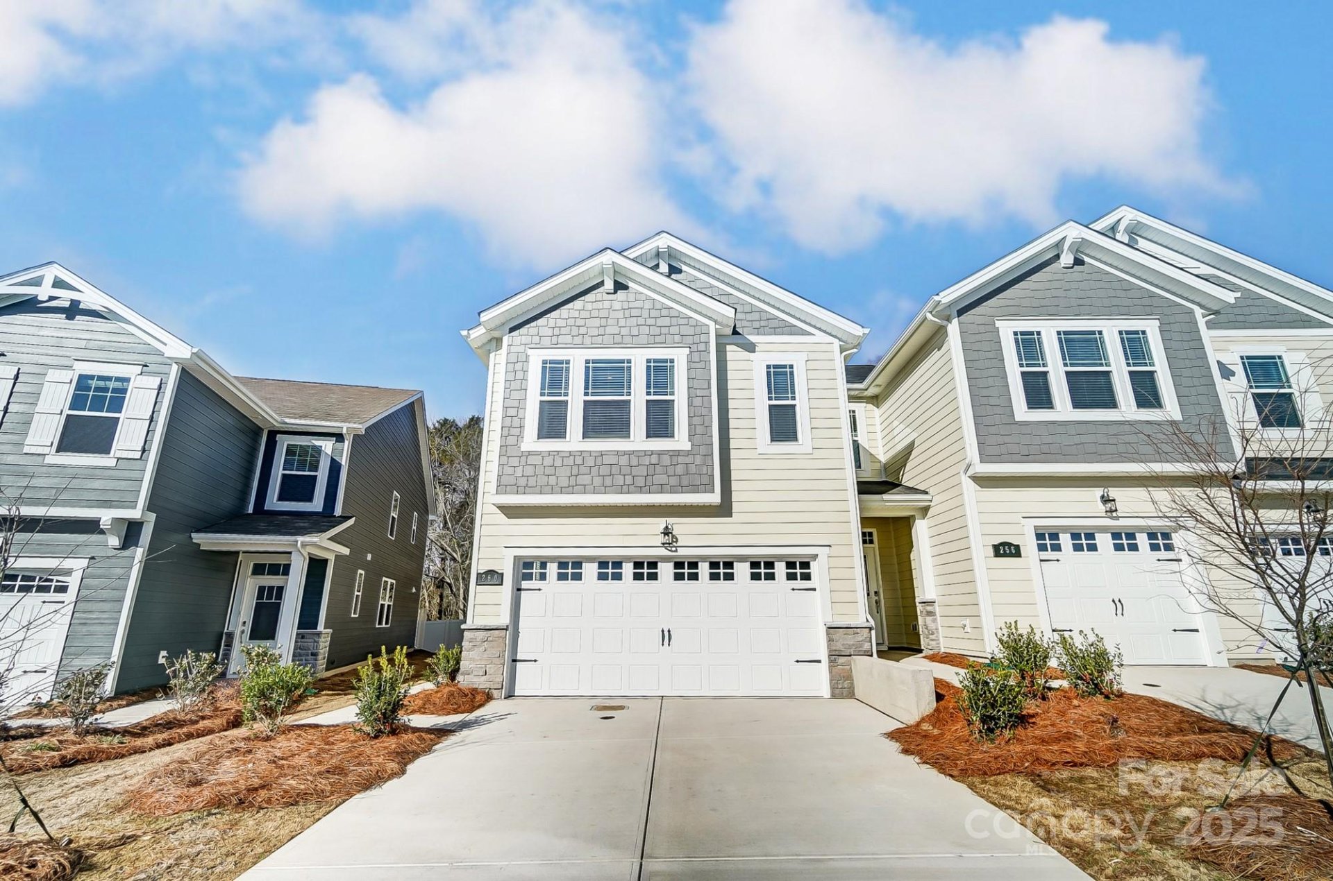 Property image 1 at 260 Laura Elizabeth Lane, Clover, SC 29710