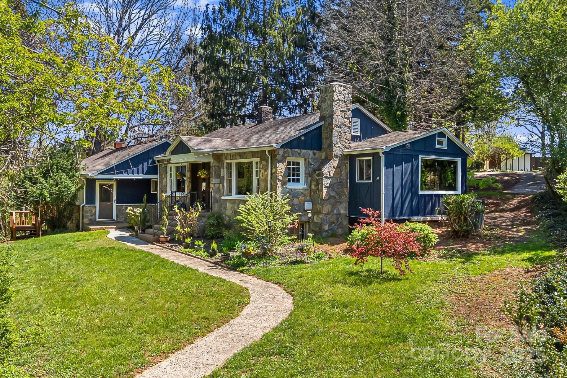 Property image 1 at 37 Plymouth Circle, Asheville, NC 28803