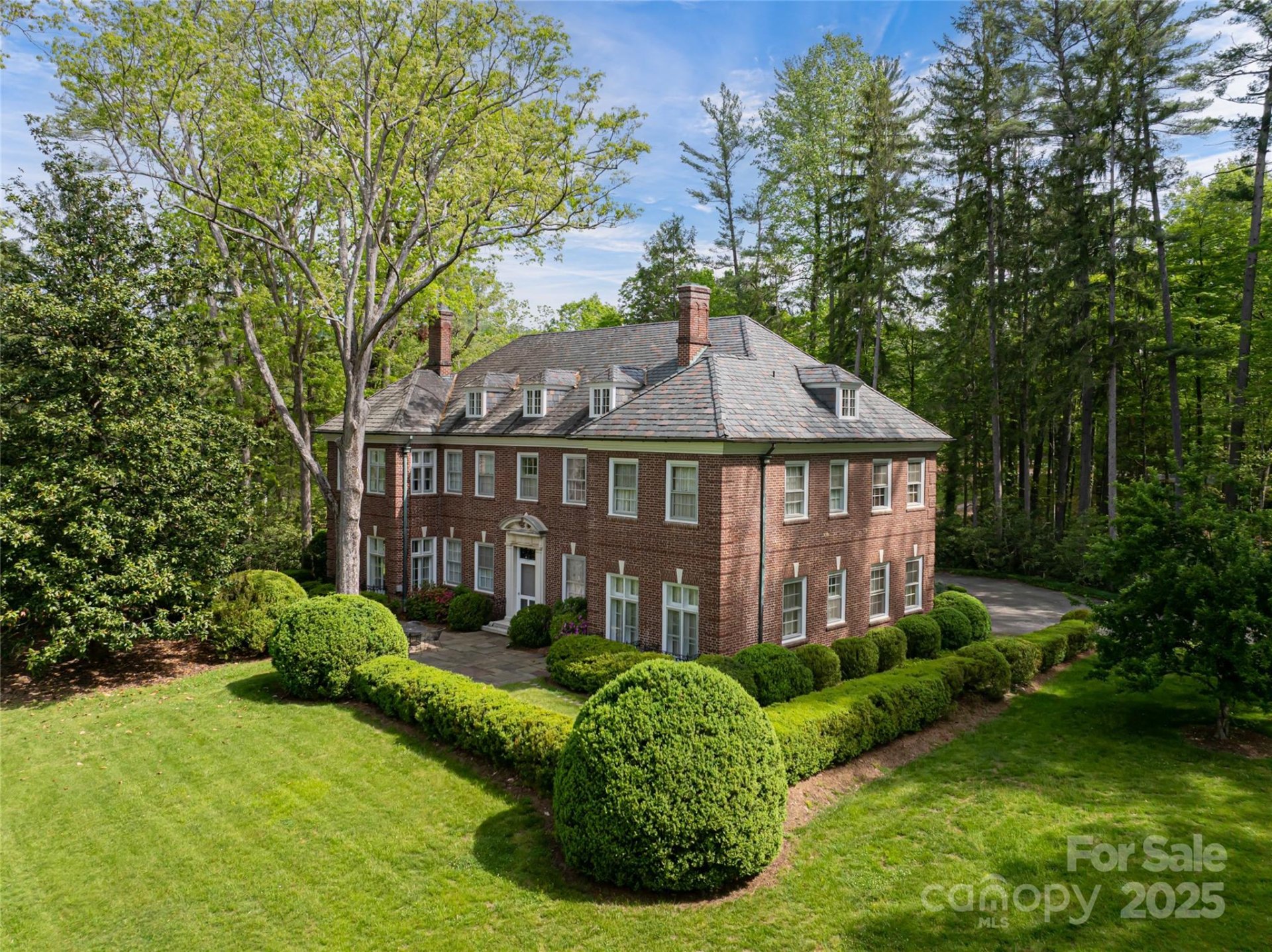 407 Vanderbilt Road
