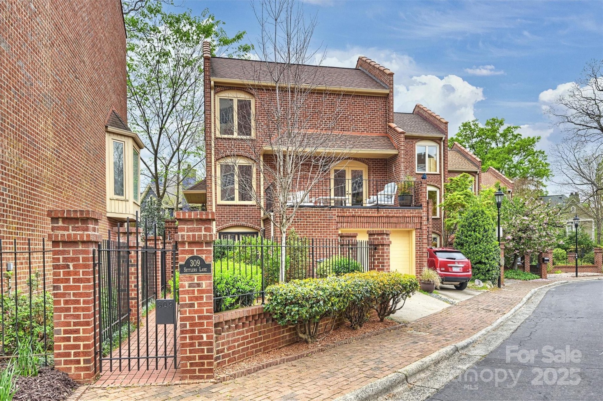 Property image 1 at 309 Settlers Lane, Charlotte, NC 28202