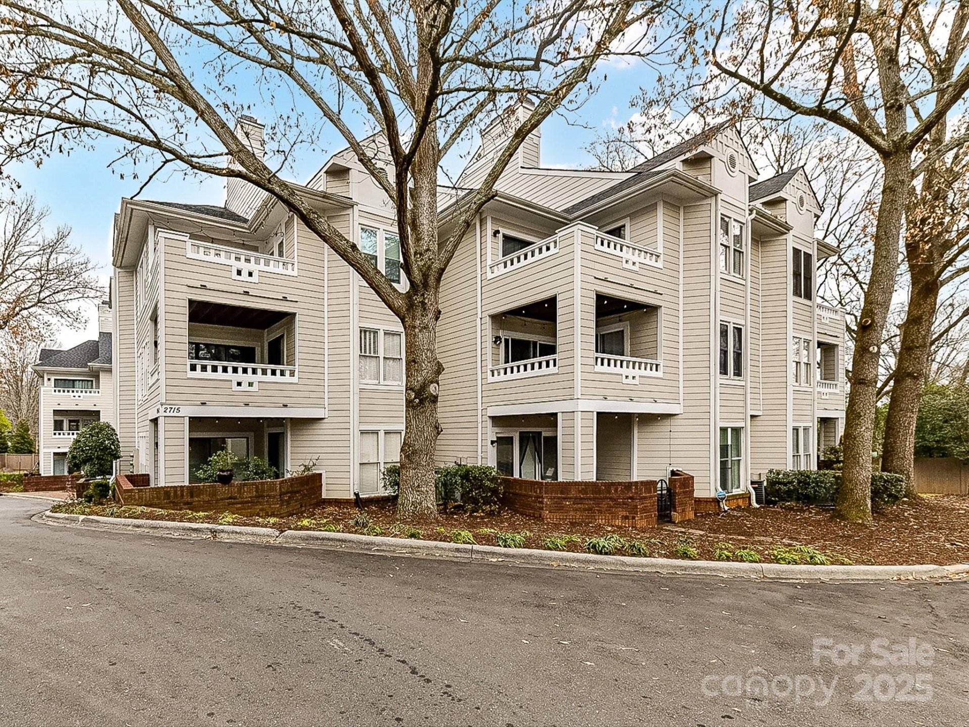 Property image 1 at 2715 Selwyn Avenue, Charlotte, NC 28209
