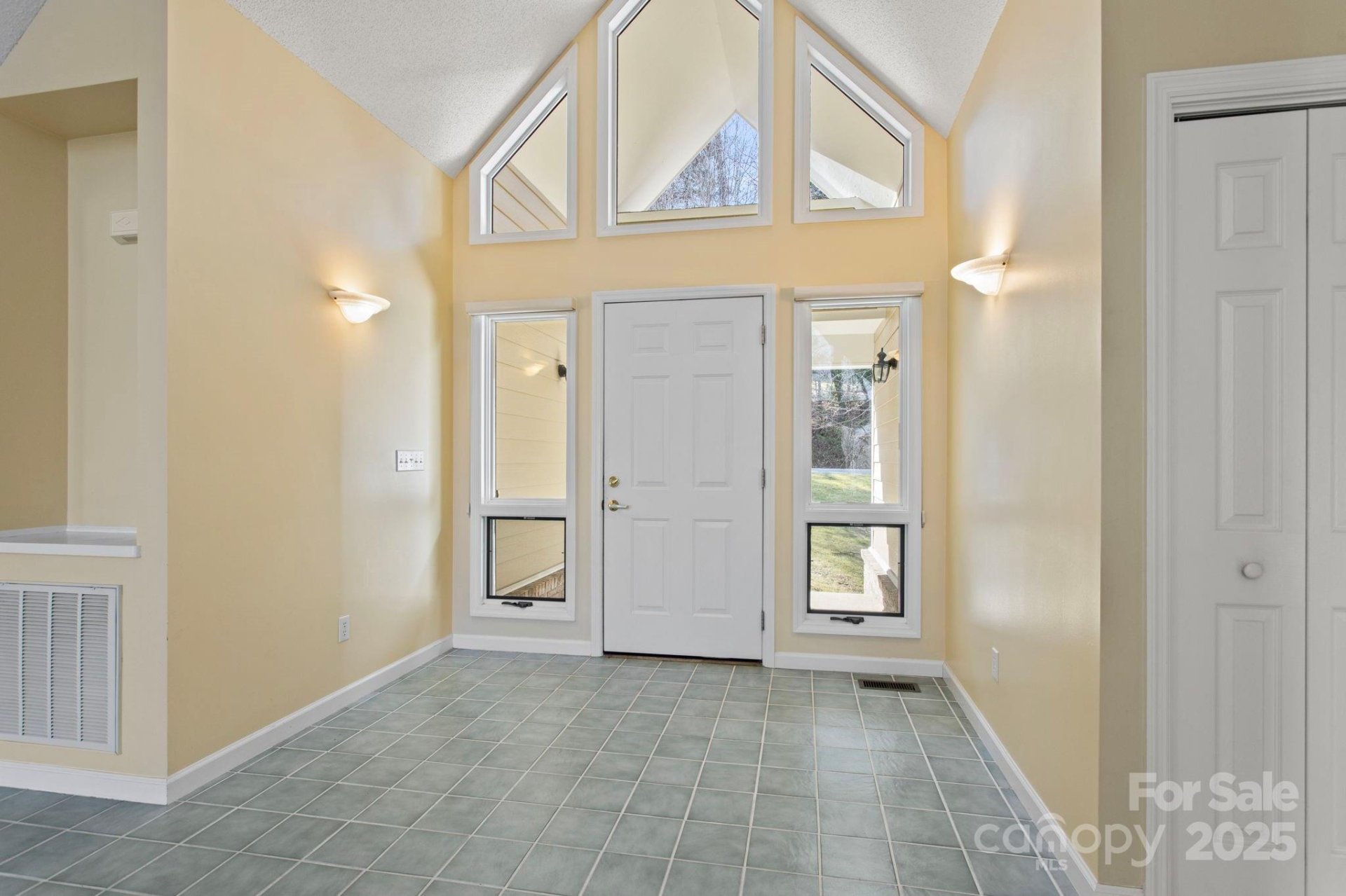 Property image 3 at 514 Cobblestone Lane, Flat Rock, NC 28731