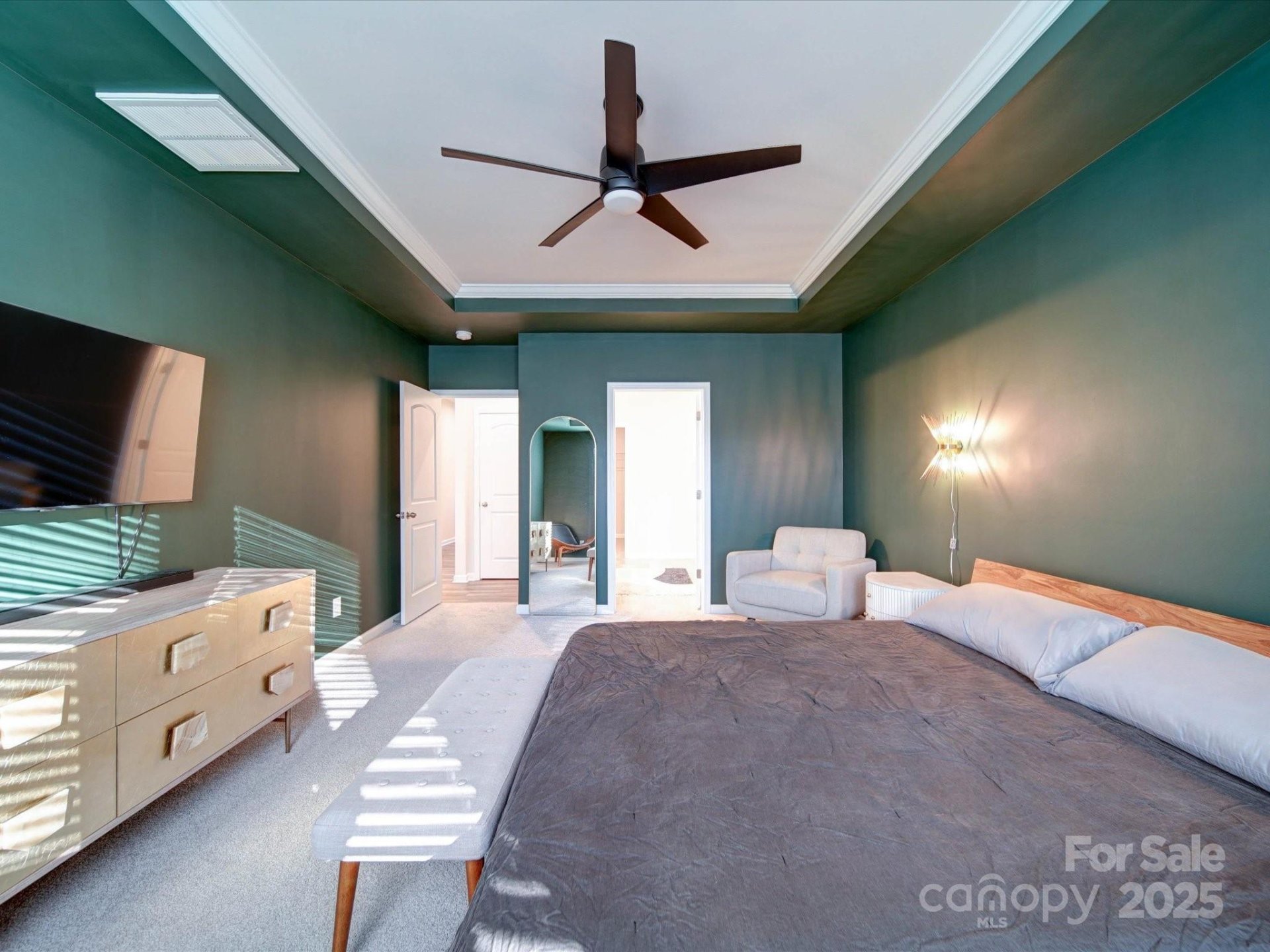 Carsen Glen, Charlotte Community