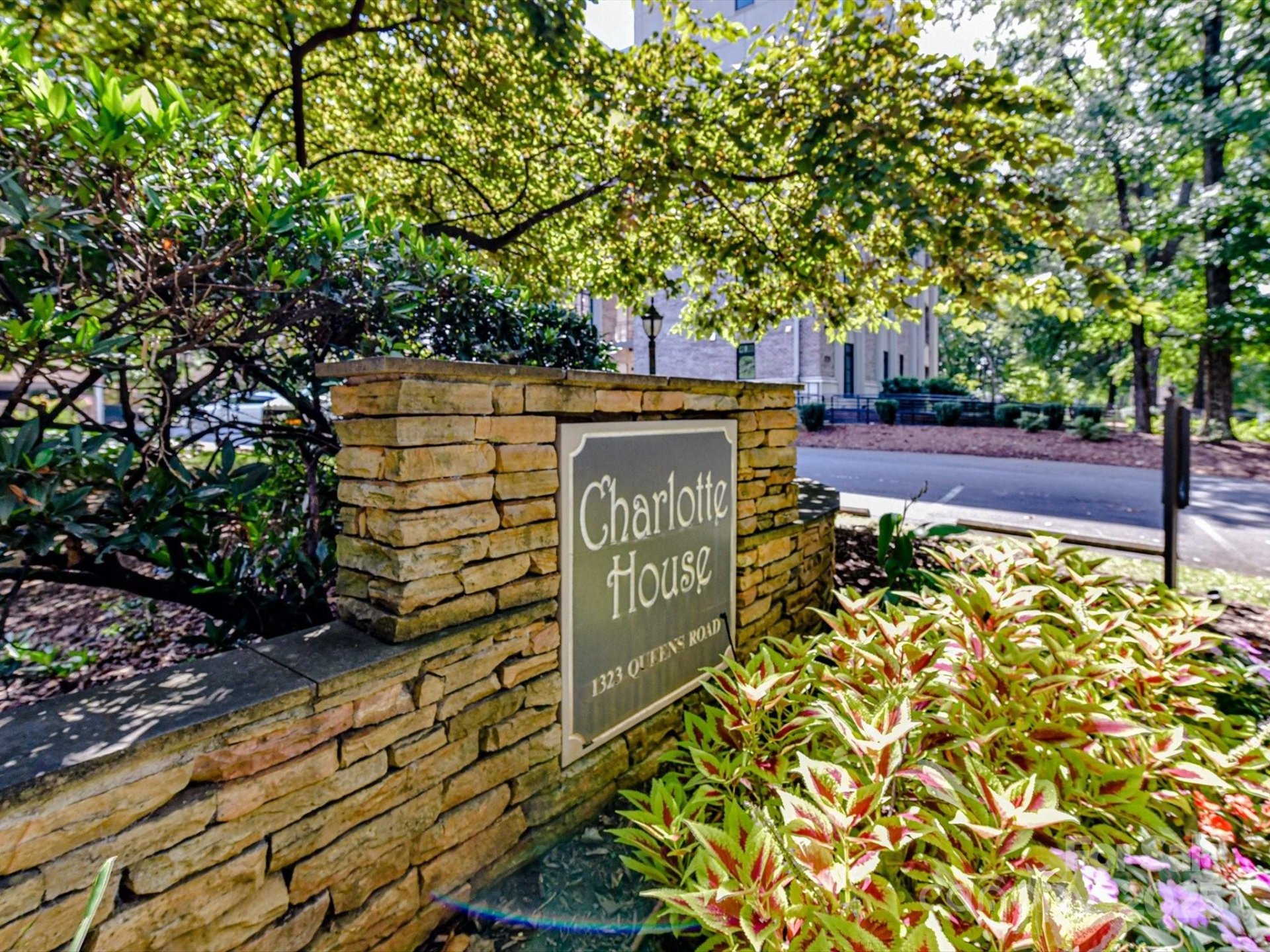 Property image 2 at 1323 Queens Road, Charlotte, NC 28207