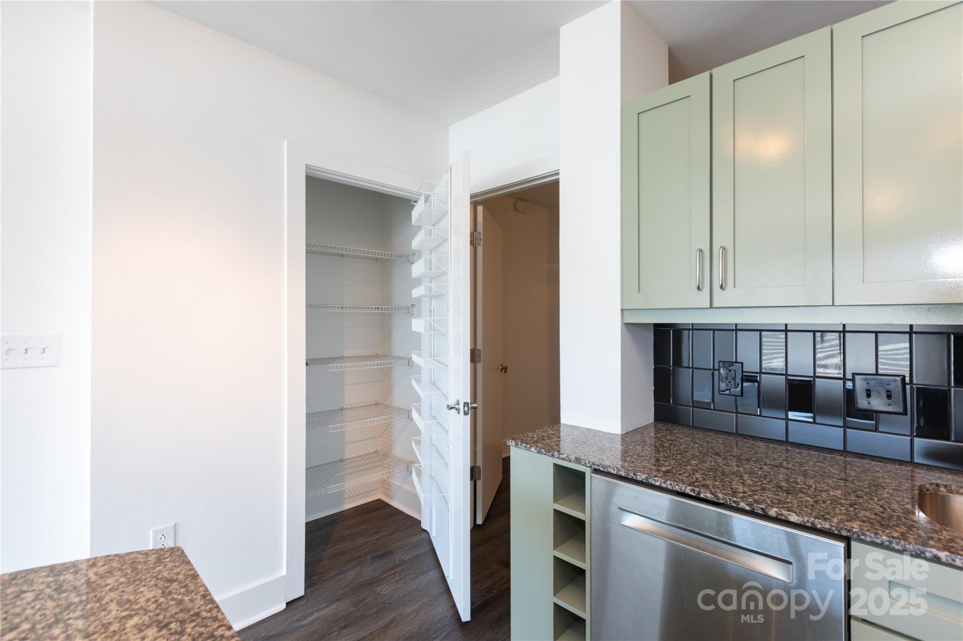 Property image 4 at 505 E 6th Street, Charlotte, NC 28202