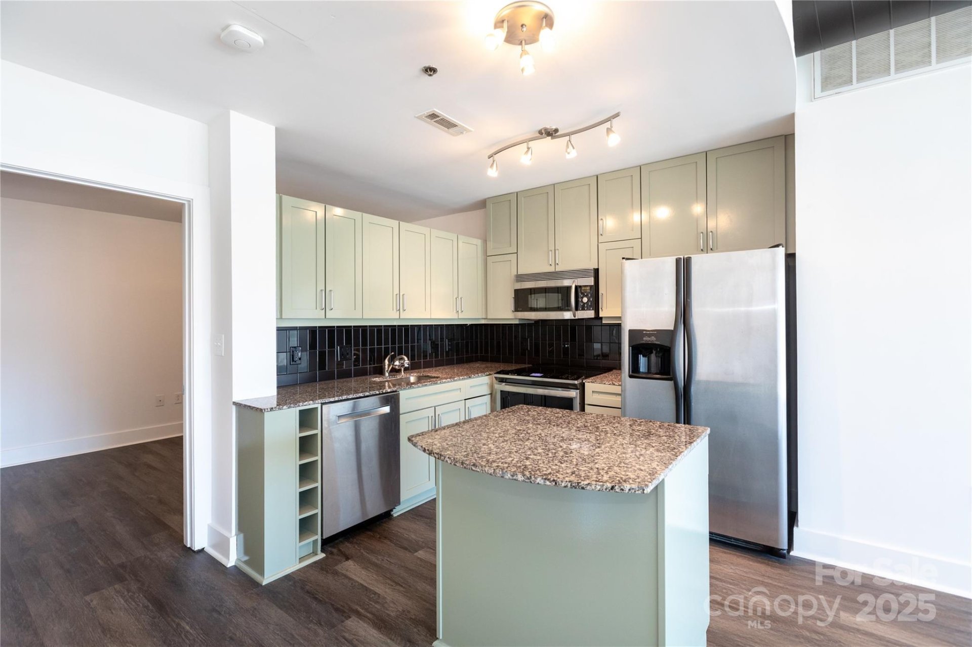 Property image 5 at 505 E 6th Street, Charlotte, NC 28202