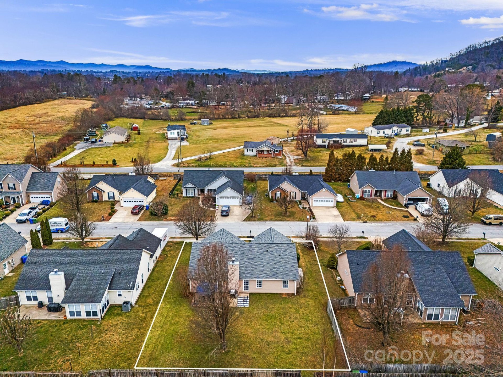 Property image 3 at 143 S Sunberry Trail, Fletcher, NC 28732