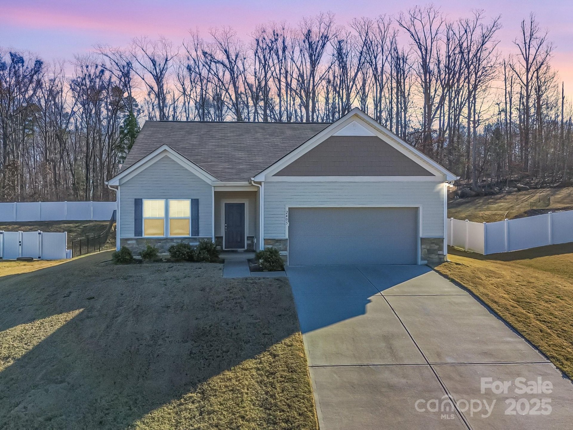 2405 Stonehaven Drive