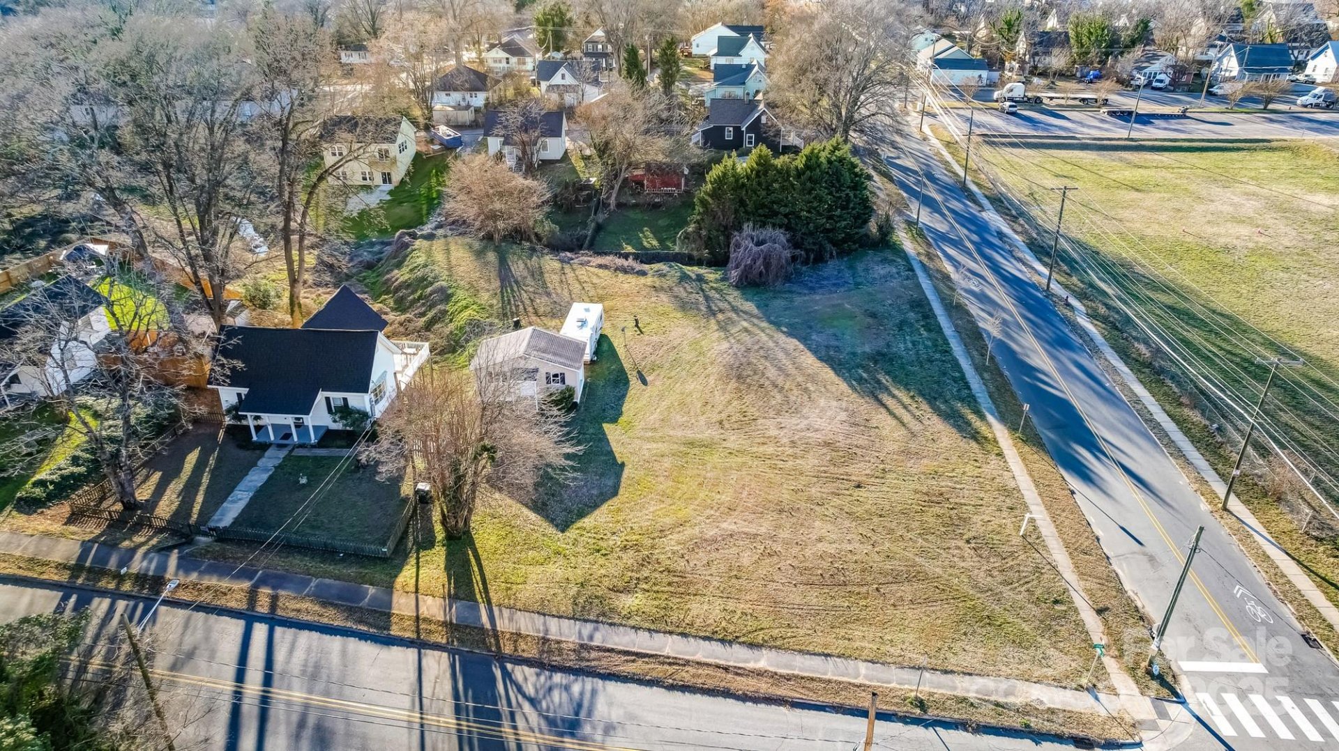 Property image 1 at 611 W Second Avenue, Gastonia, NC 28052