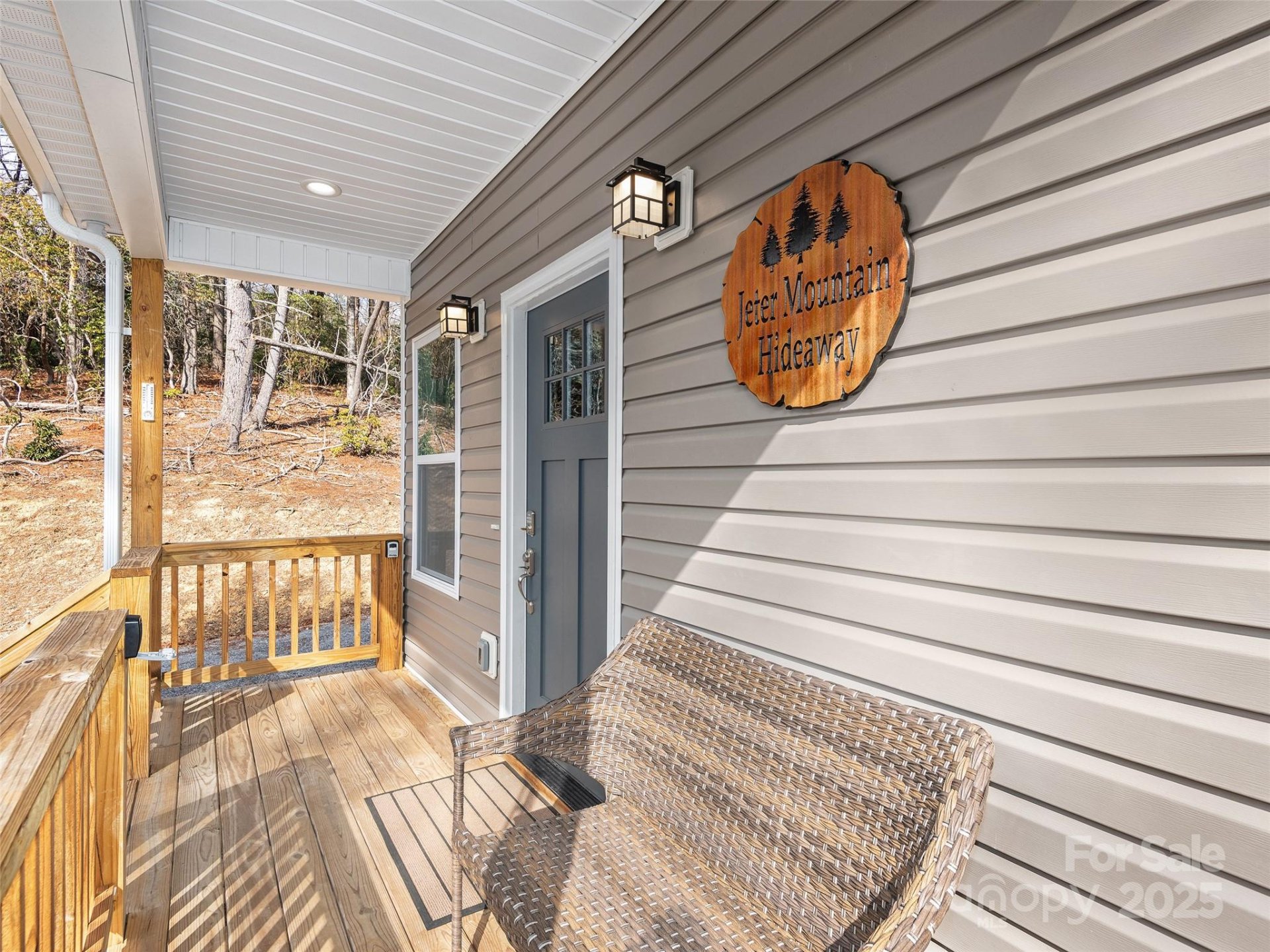 Property image 3 at 46 Old Chestnut Lane, Hendersonville, NC 28739