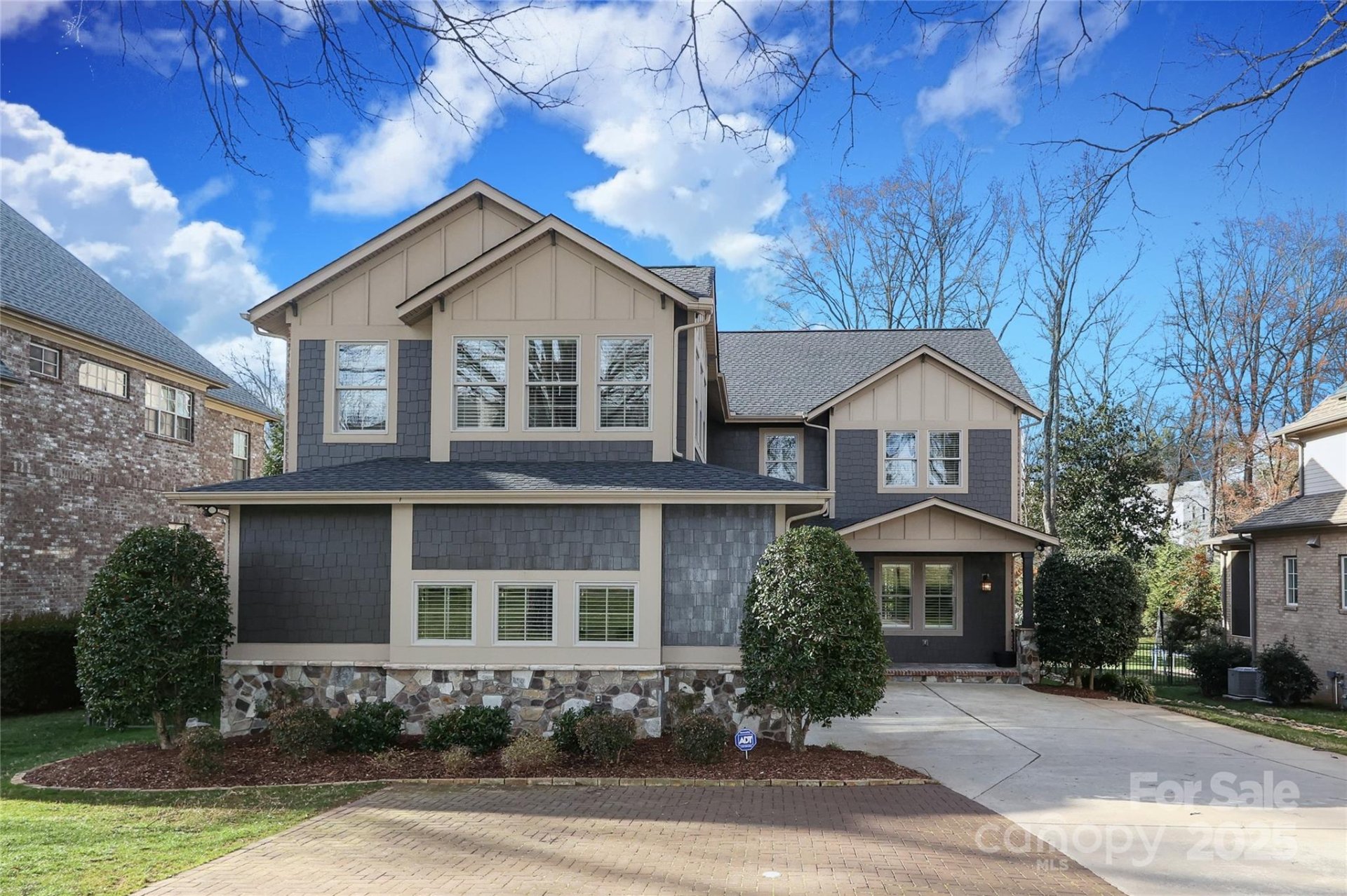 4124 Sherbrooke Drive