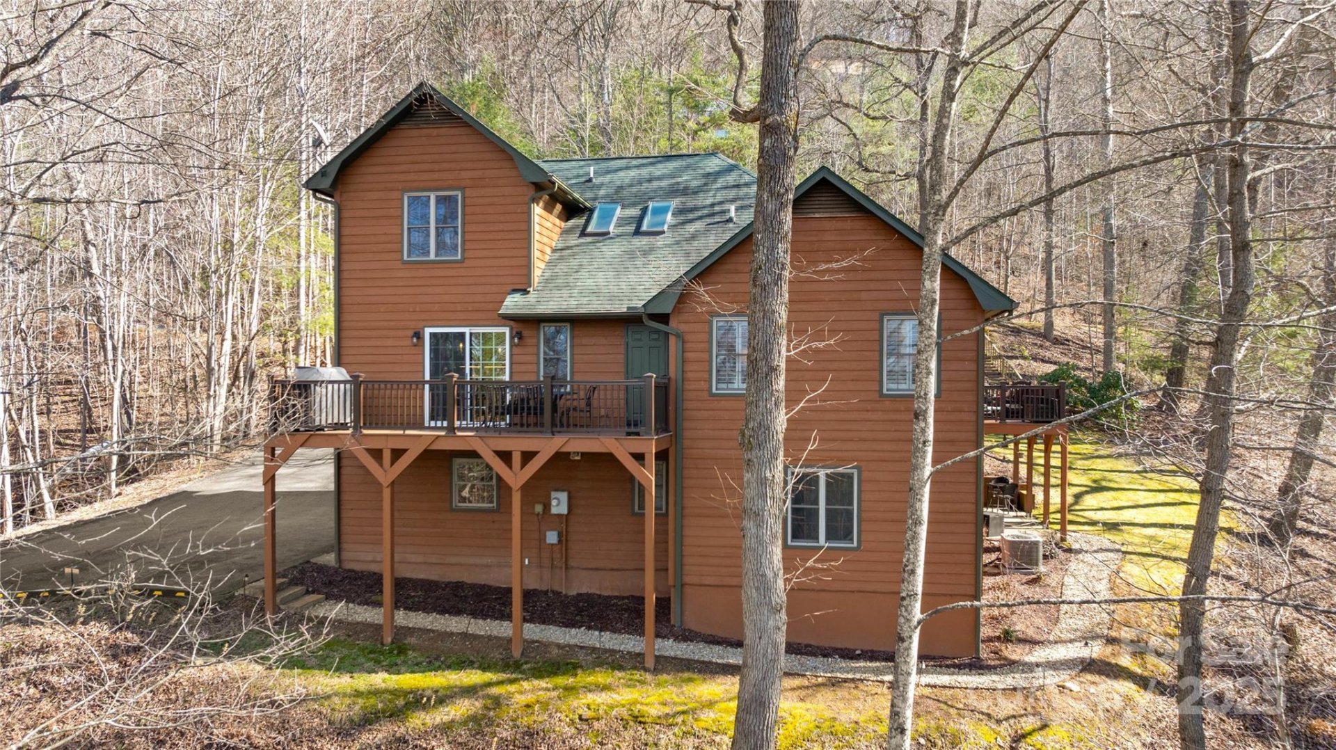 Property image 3 at 105 Sunny Ridge Drive, Asheville, NC 28804