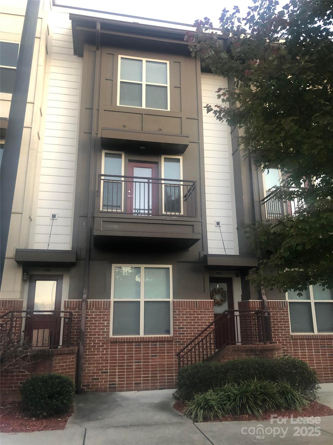 Property image 1 at 724 Seigle Point Drive, Charlotte, NC 28204