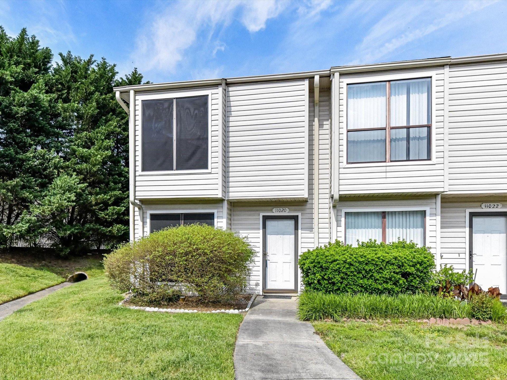 Property image 3 at 11020 Carmel Crossing Road, Charlotte, NC 28226