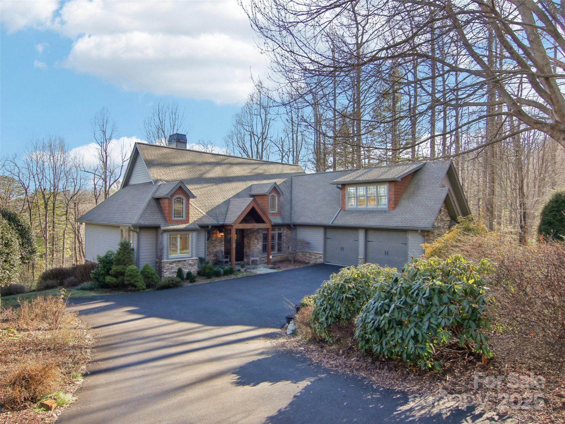 Cobblestone Village, Zirconia Community