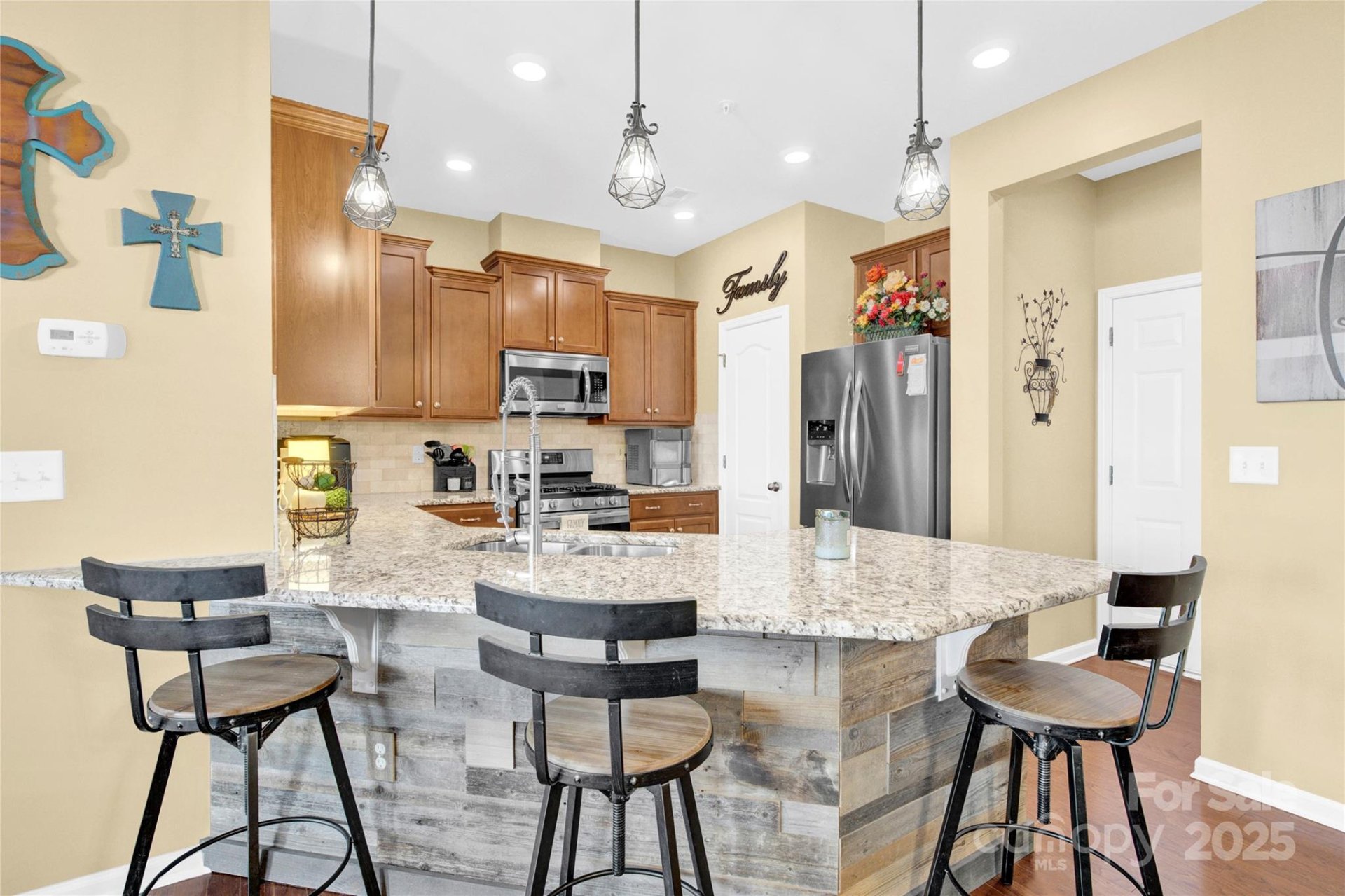Property image 5 at 105 Clarendon Street, Mooresville, NC 28117
