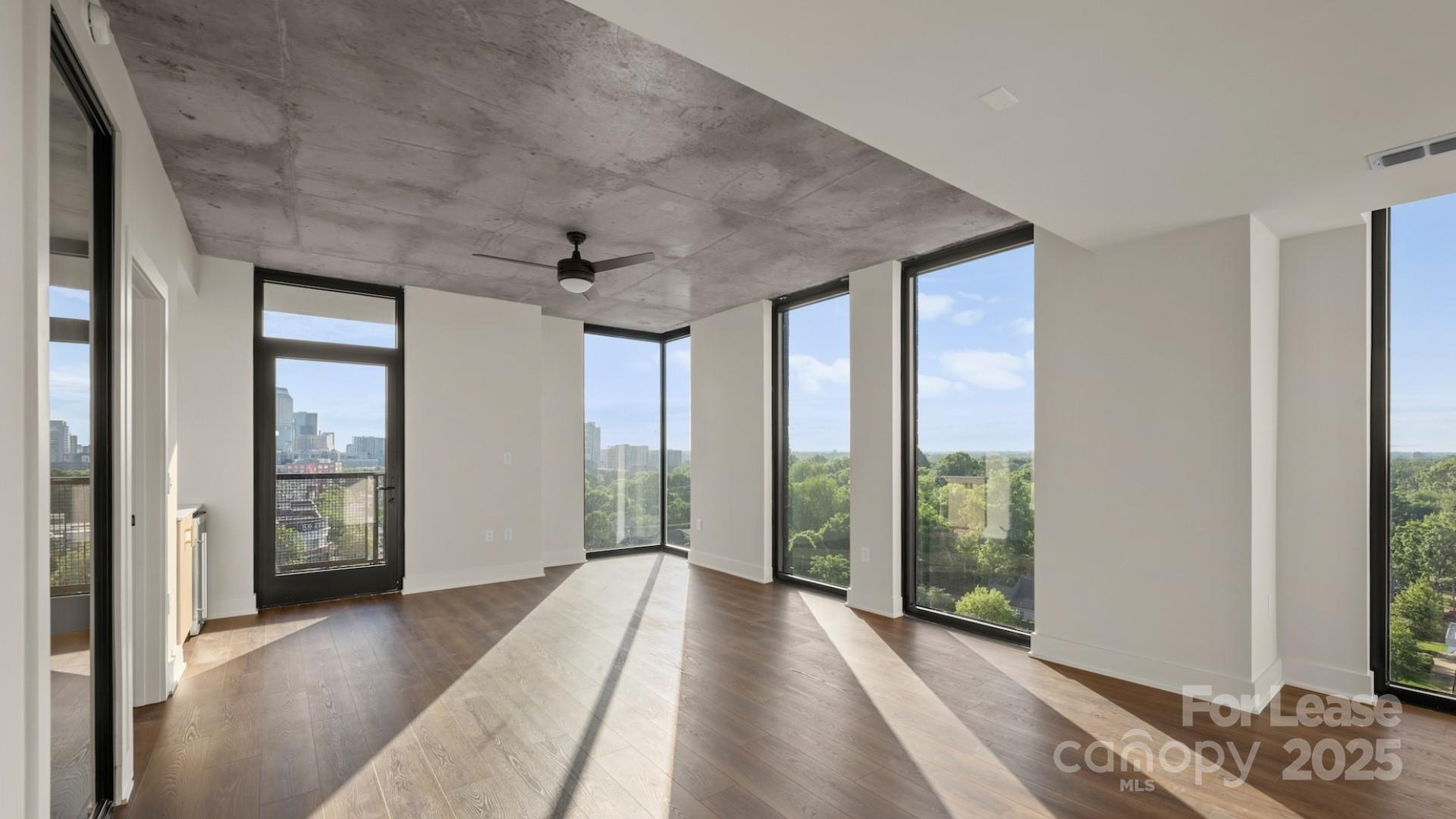 Property image 3 at 124 E Kingston Avenue, Charlotte, NC 28203