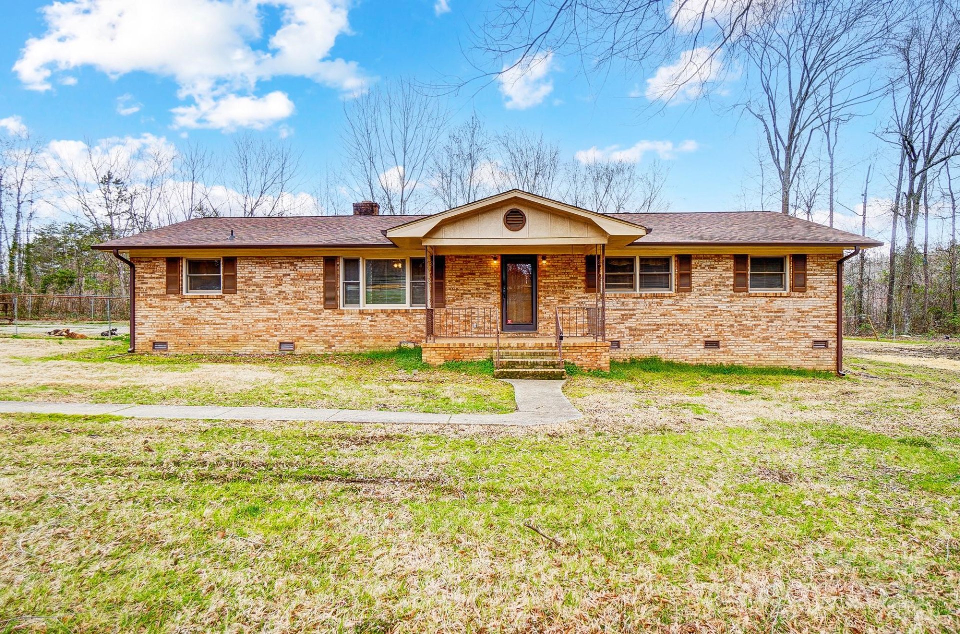 Property image 3 at 222 Weldon Circle, Mount Holly, NC 28120