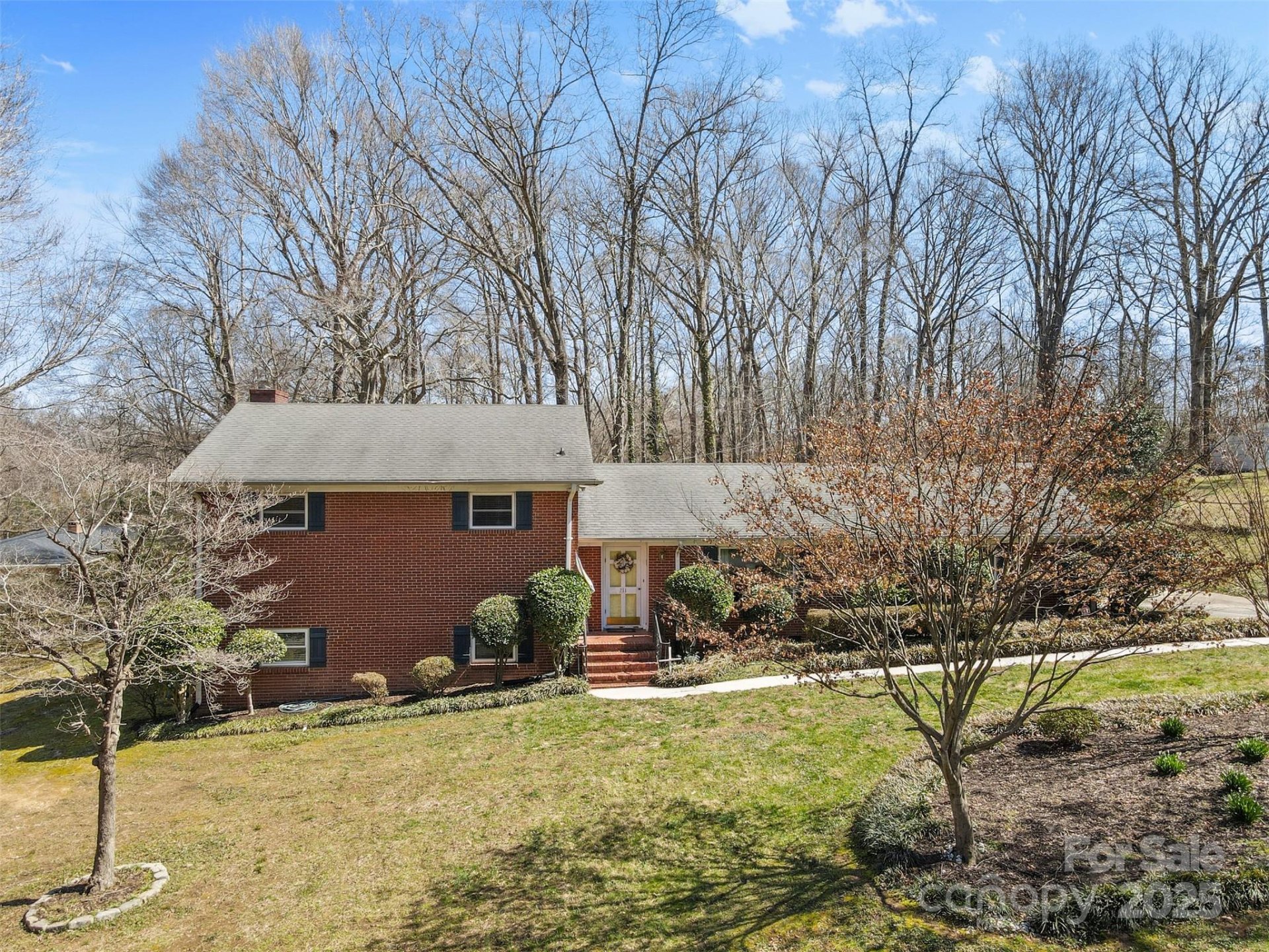 Property image 2 at 211 Kingsway Circle, Charlotte, NC 28214