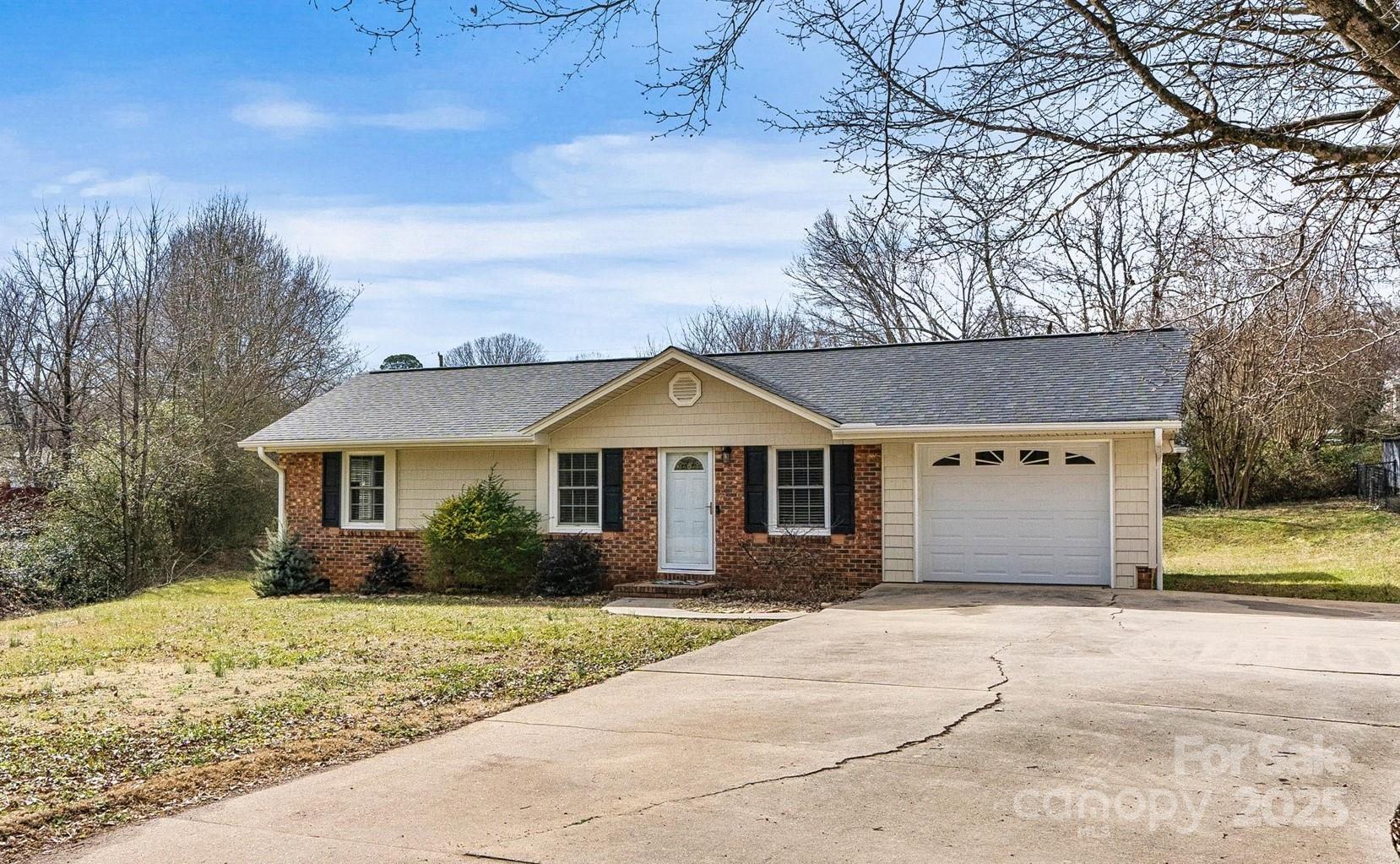 Property image 1 at 155 33rd Street, Hickory, NC 28601