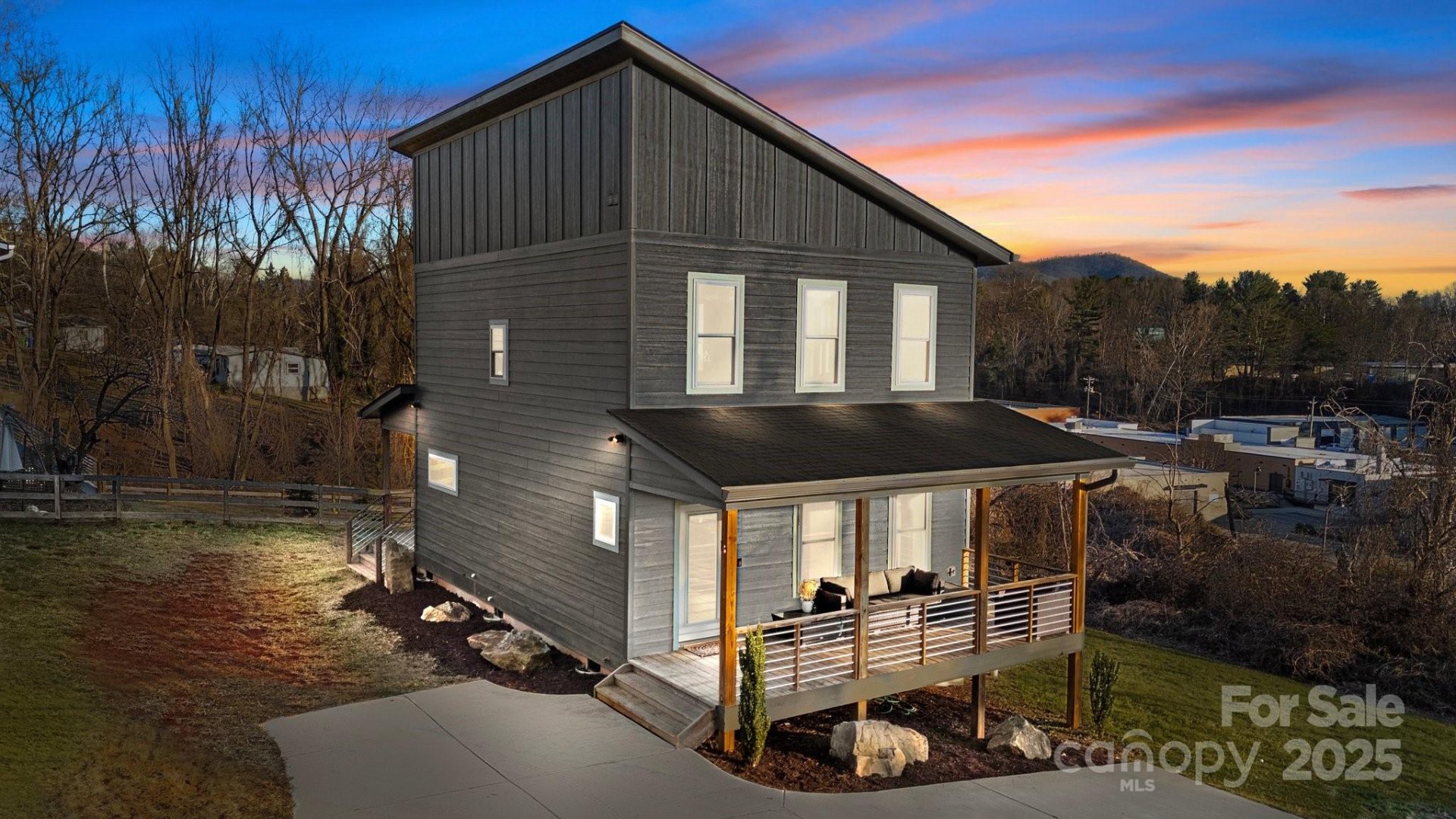 Property image 1 at 18 Alta Avenue, Asheville, NC 28803