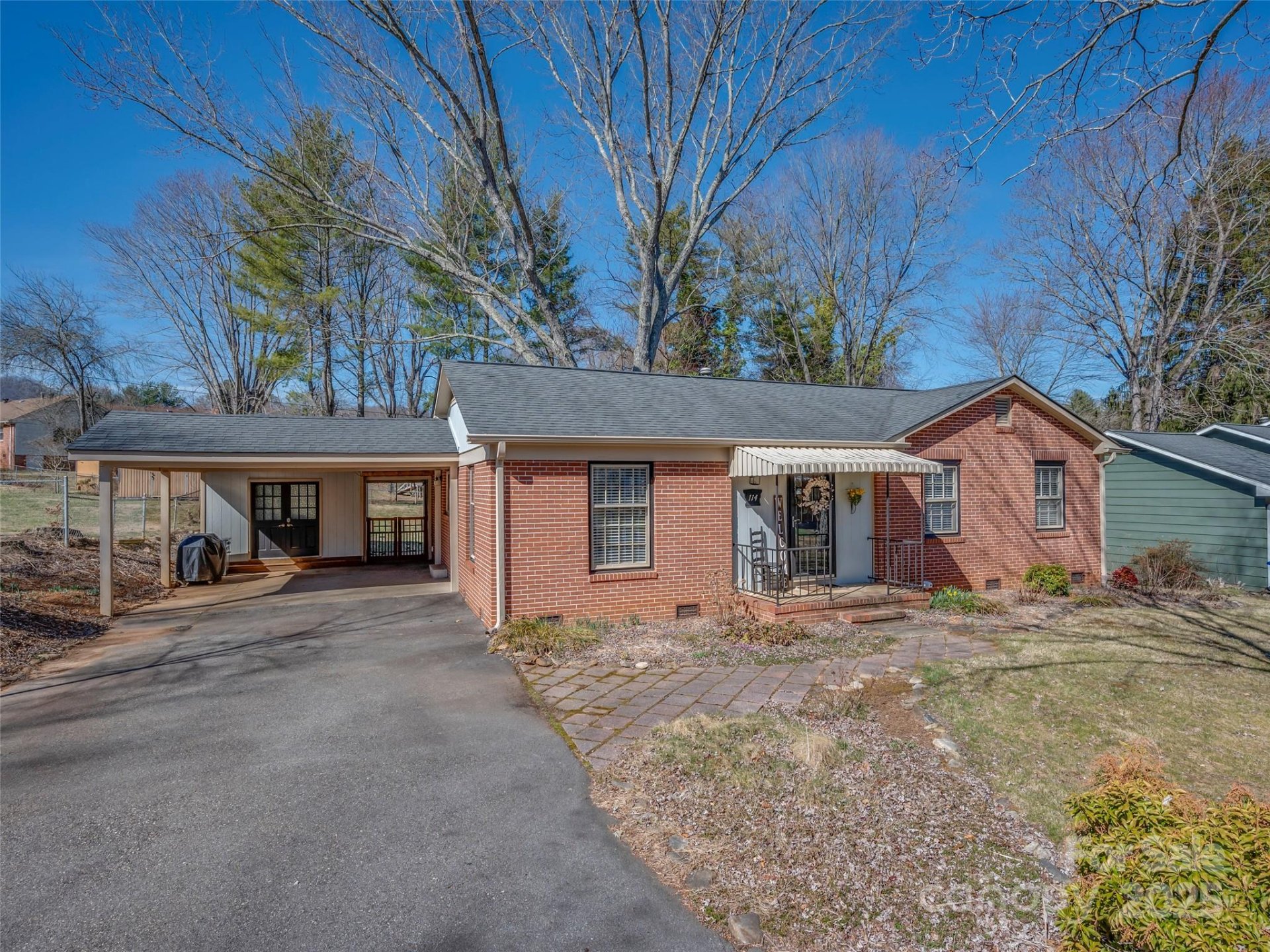 Property image 2 at 114 Summerglen Drive, Asheville, NC 28806