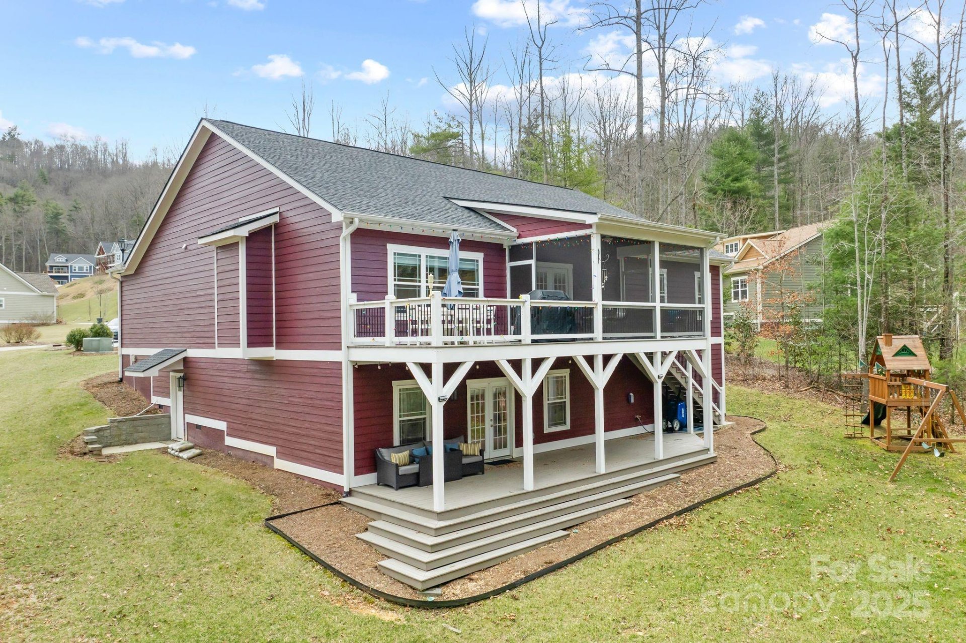 South Creek Cottages, Fletcher Community