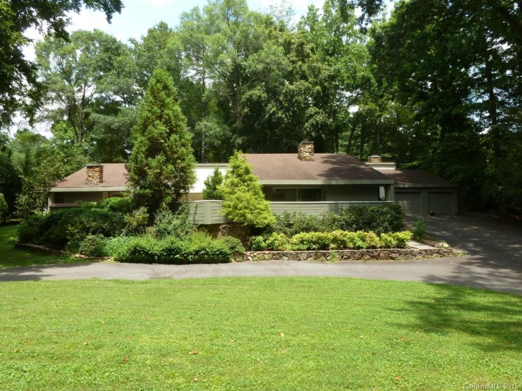 1207 Valley Stream Road