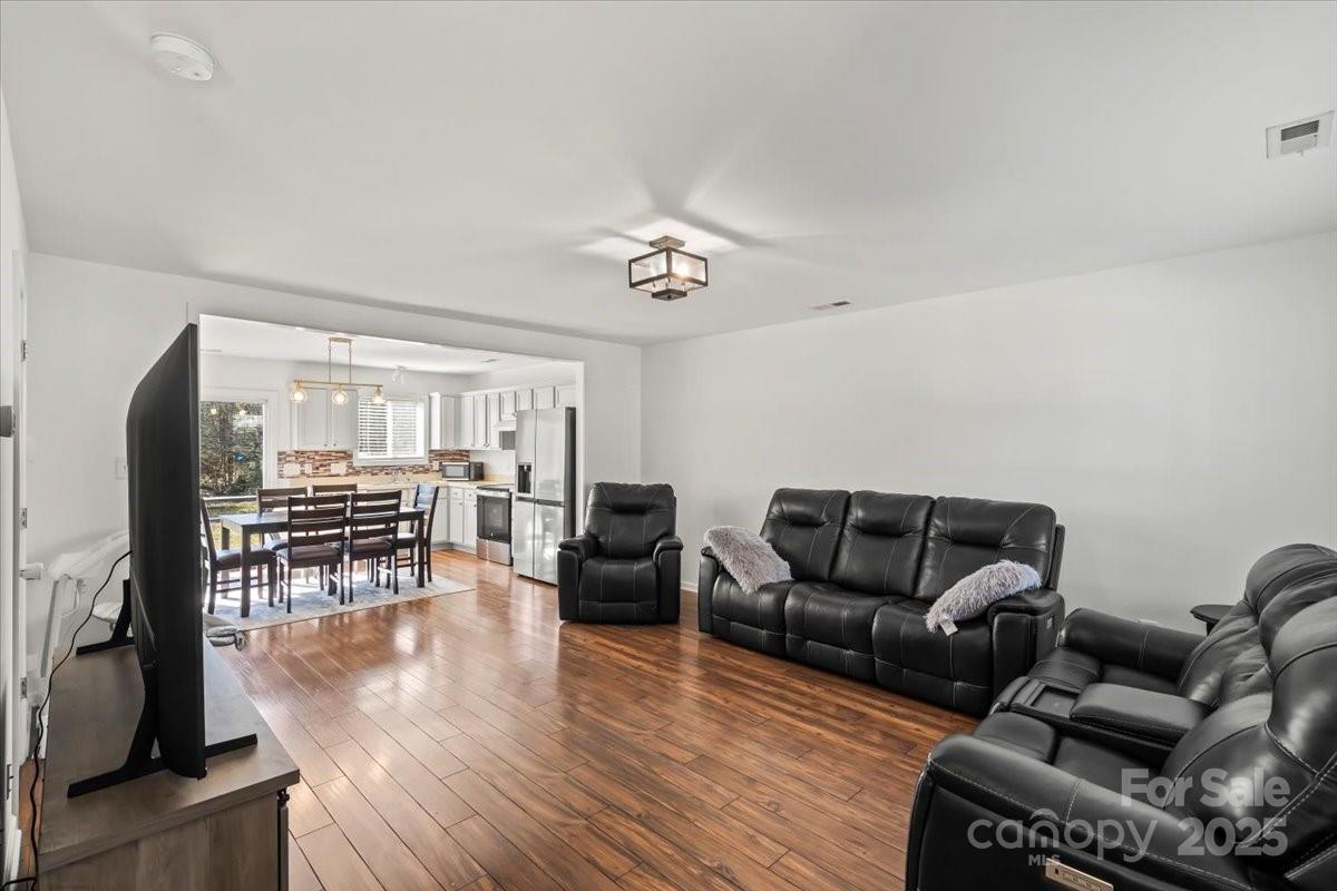 Property image 2 at 10337 Hugue Way, Charlotte, NC 28214