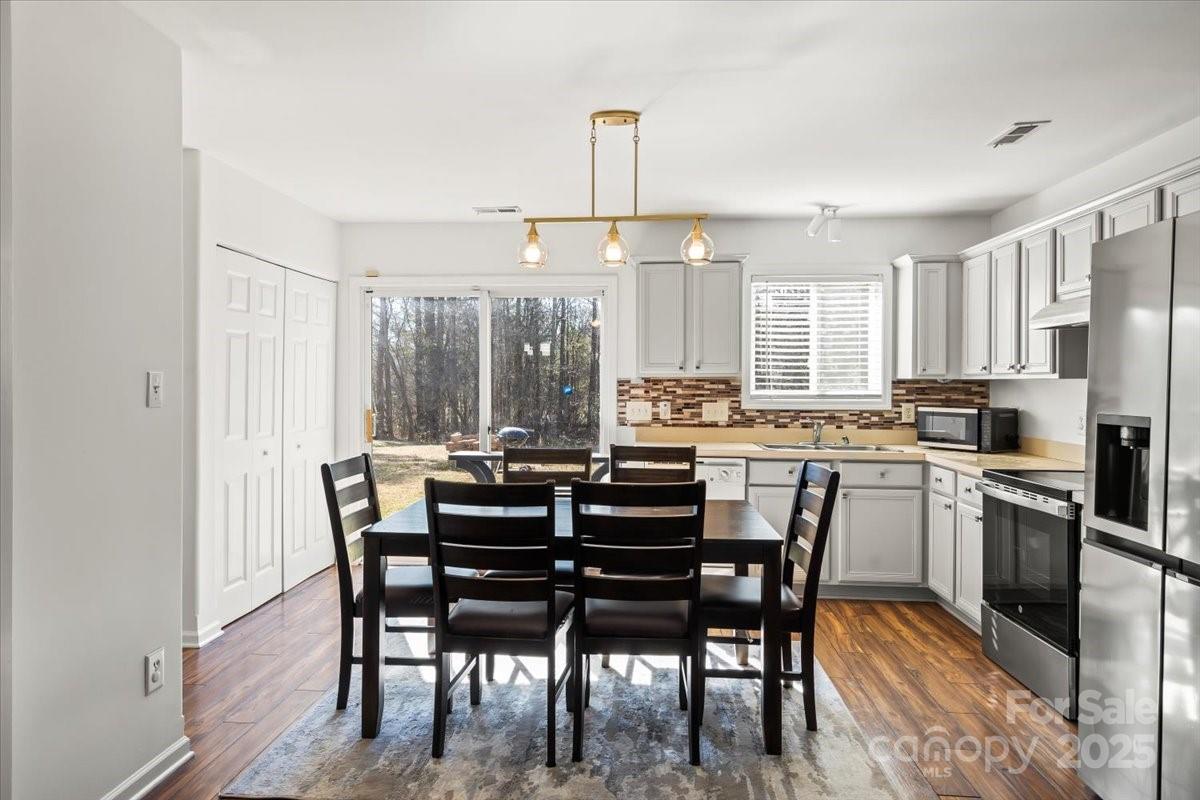 Property image 4 at 10337 Hugue Way, Charlotte, NC 28214