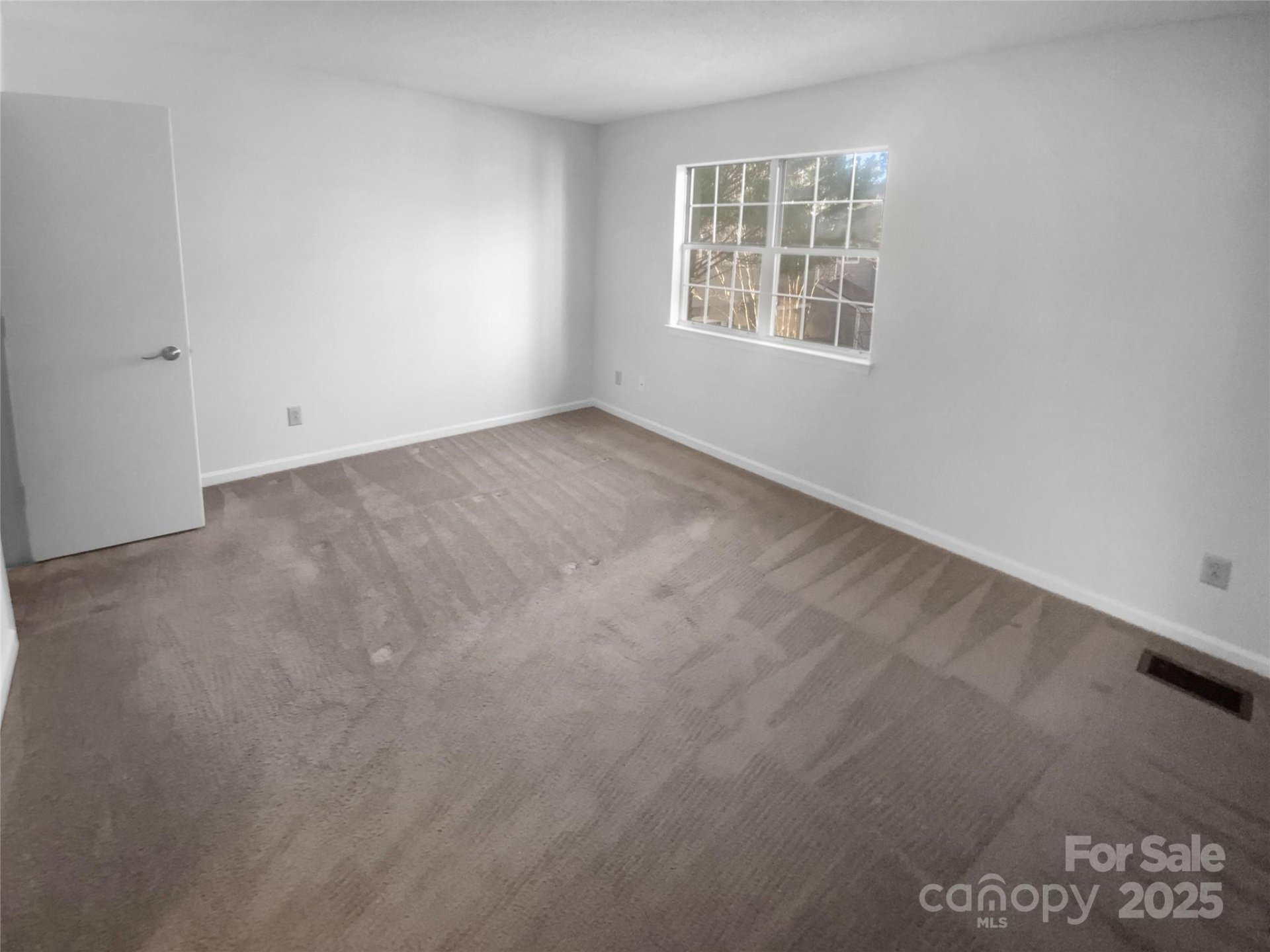 Property image 5 at 6108 Heath Ridge Court, Charlotte, NC 28210