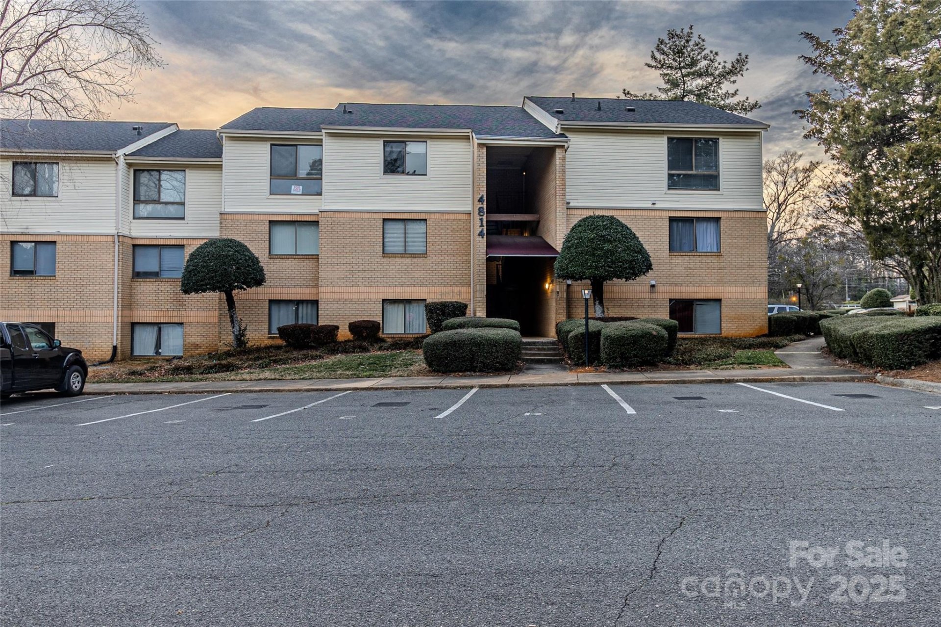 4814 Spring Lake Drive