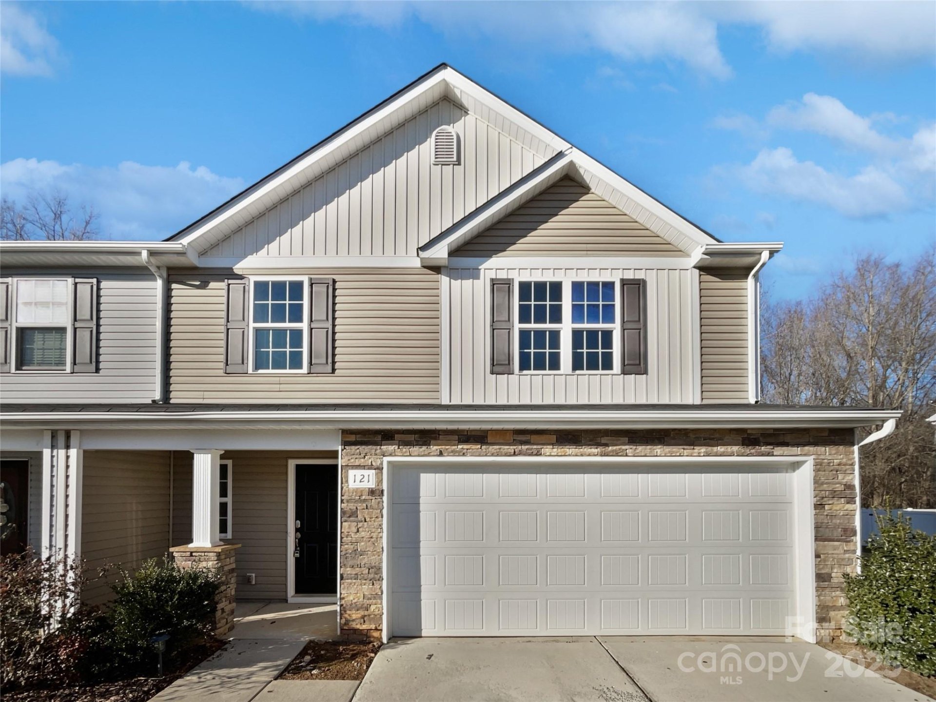 121 Woodbridge Circle