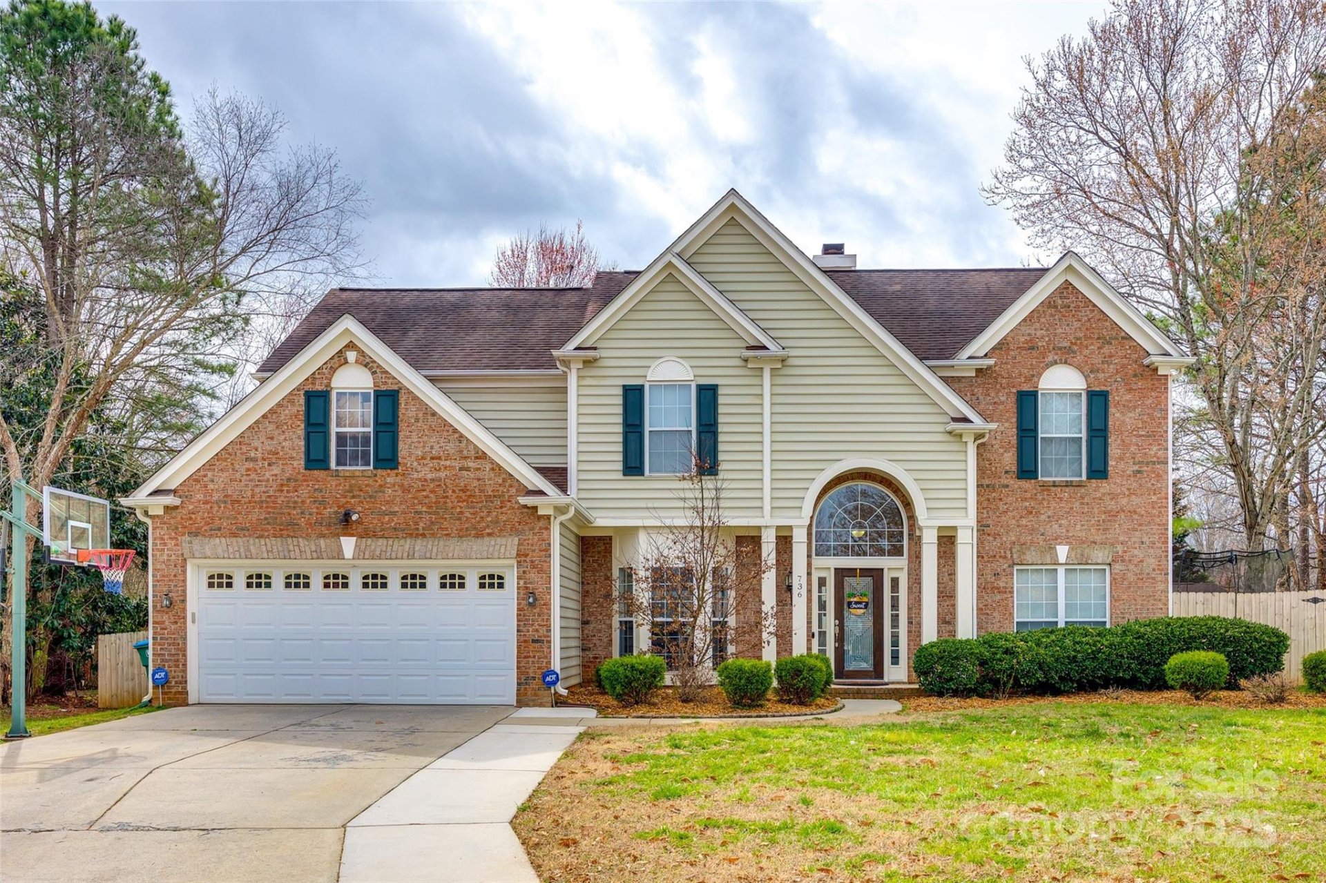 Property image 1 at 736 Meadow Lake Drive, Matthews, NC 28105