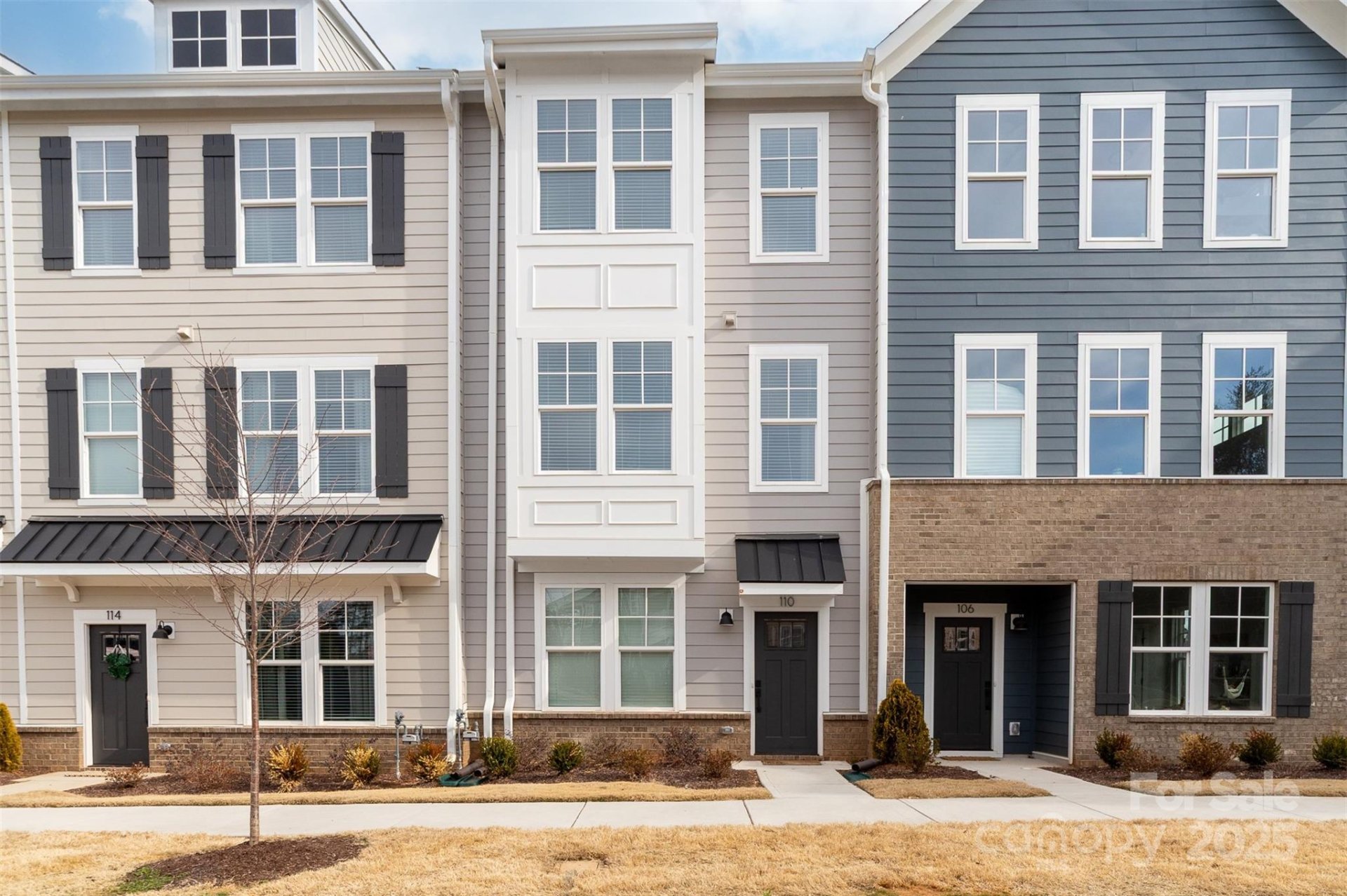 Davidson Walk, Davidson Community