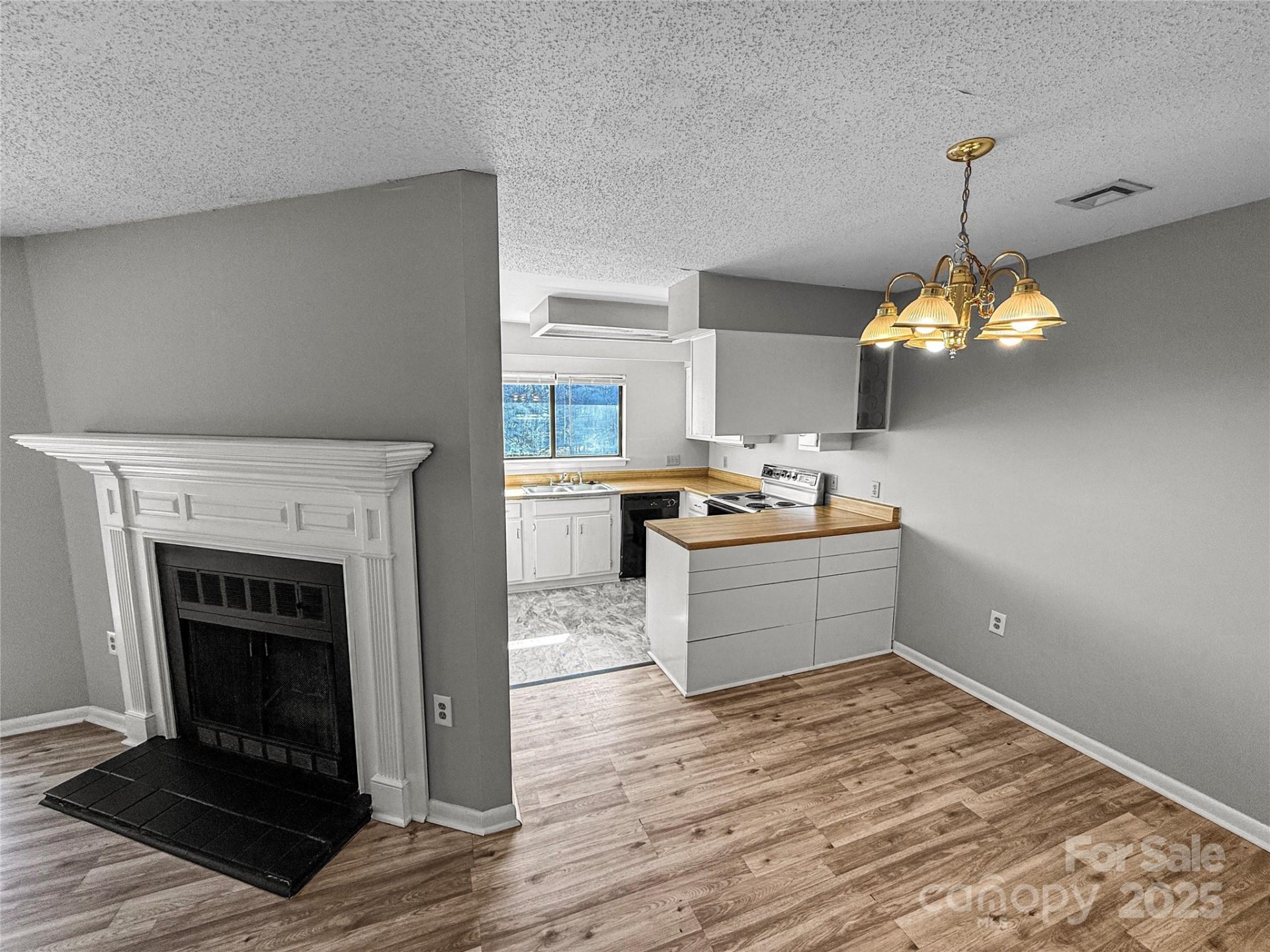 Property image 3 at 4824 Spring Lake Drive, Charlotte, NC 28212