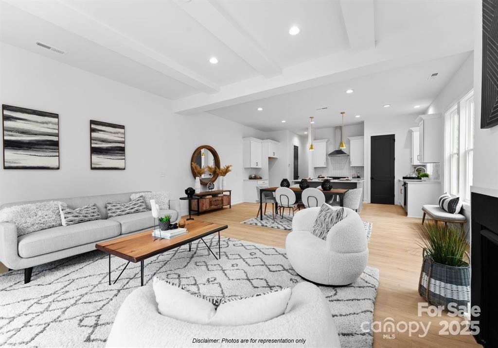 Property image 4 at 2025 Mandarin Boulevard, Charlotte, NC 28205