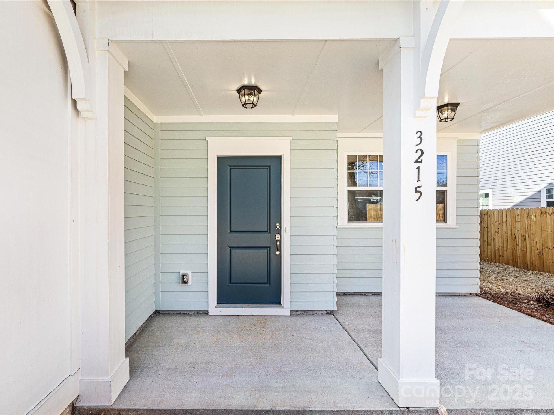 Property image 4 at 3215 Isenhour Street, Charlotte, NC 28206