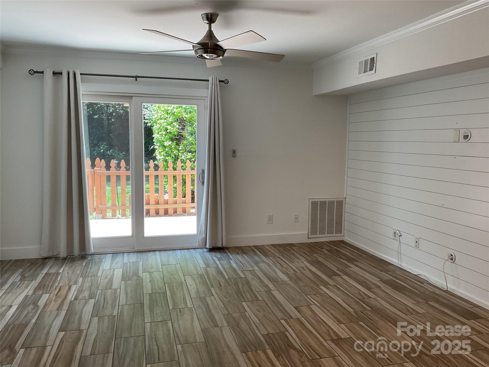 Property image 1 at 951 Hollywood Street, Charlotte, NC 28211