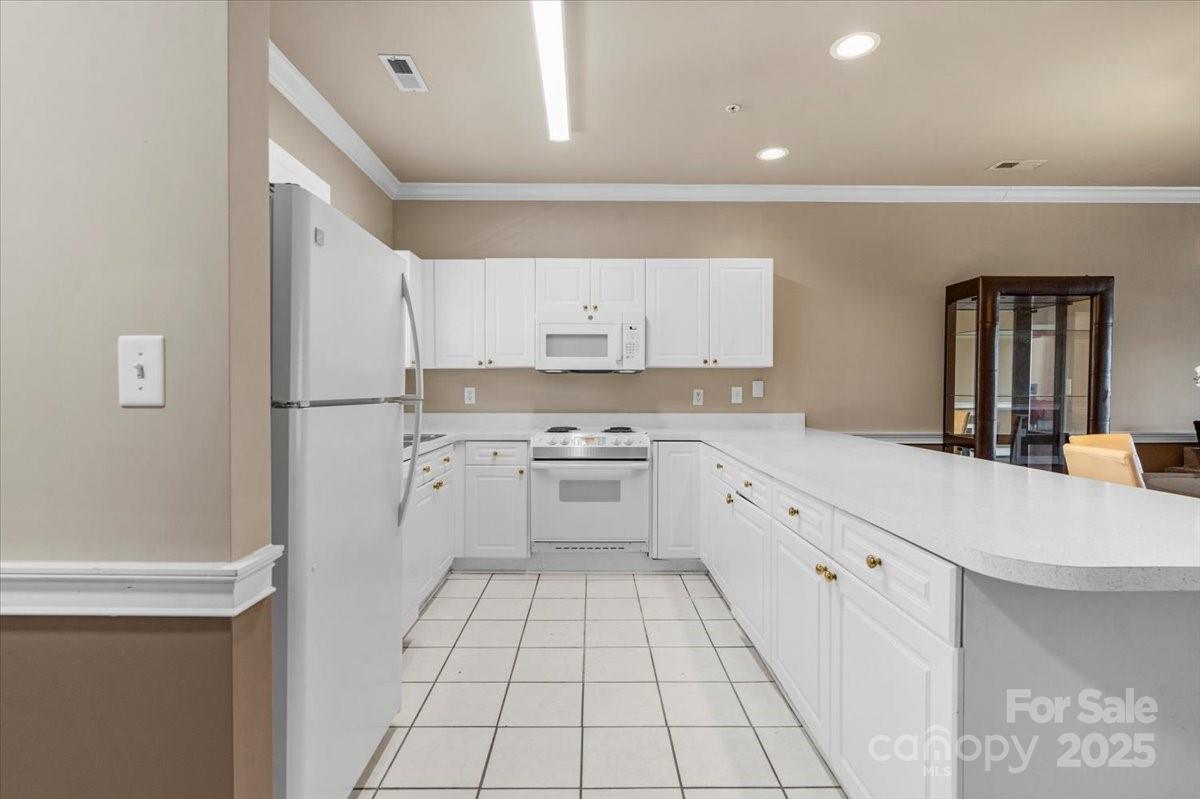 Property image 5 at 8923 Meadow Vista Road, Charlotte, NC 28213
